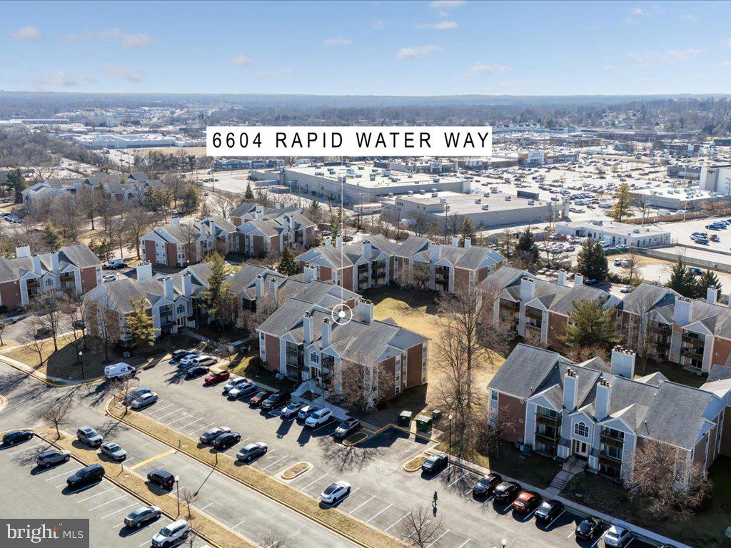 CROMWELL FOUNTAIN - Residential