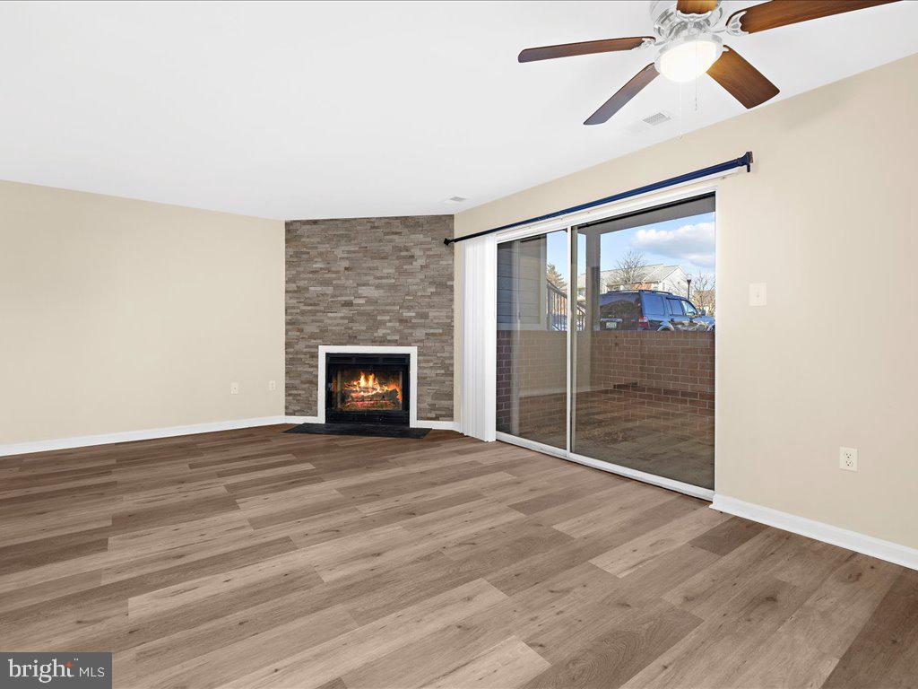 CROMWELL FOUNTAIN - Residential