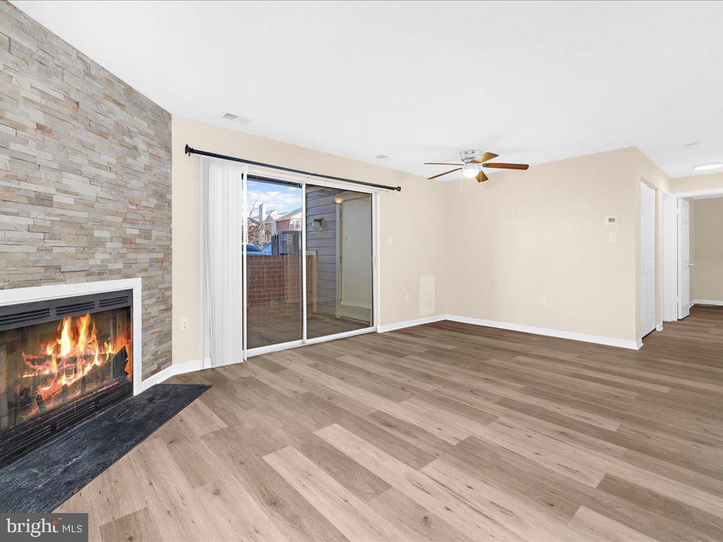 CROMWELL FOUNTAIN - Residential