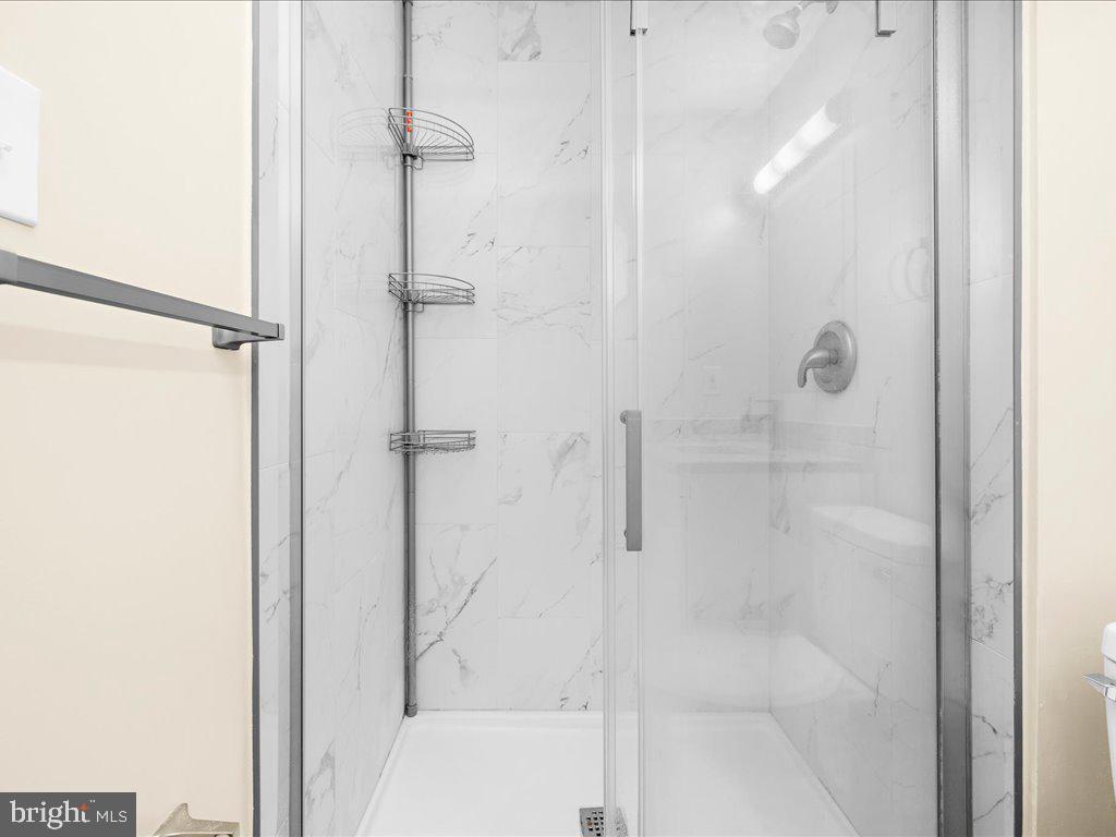 CROMWELL FOUNTAIN - Residential