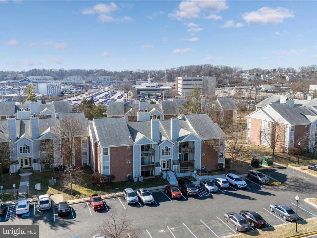 CROMWELL FOUNTAIN - Residential