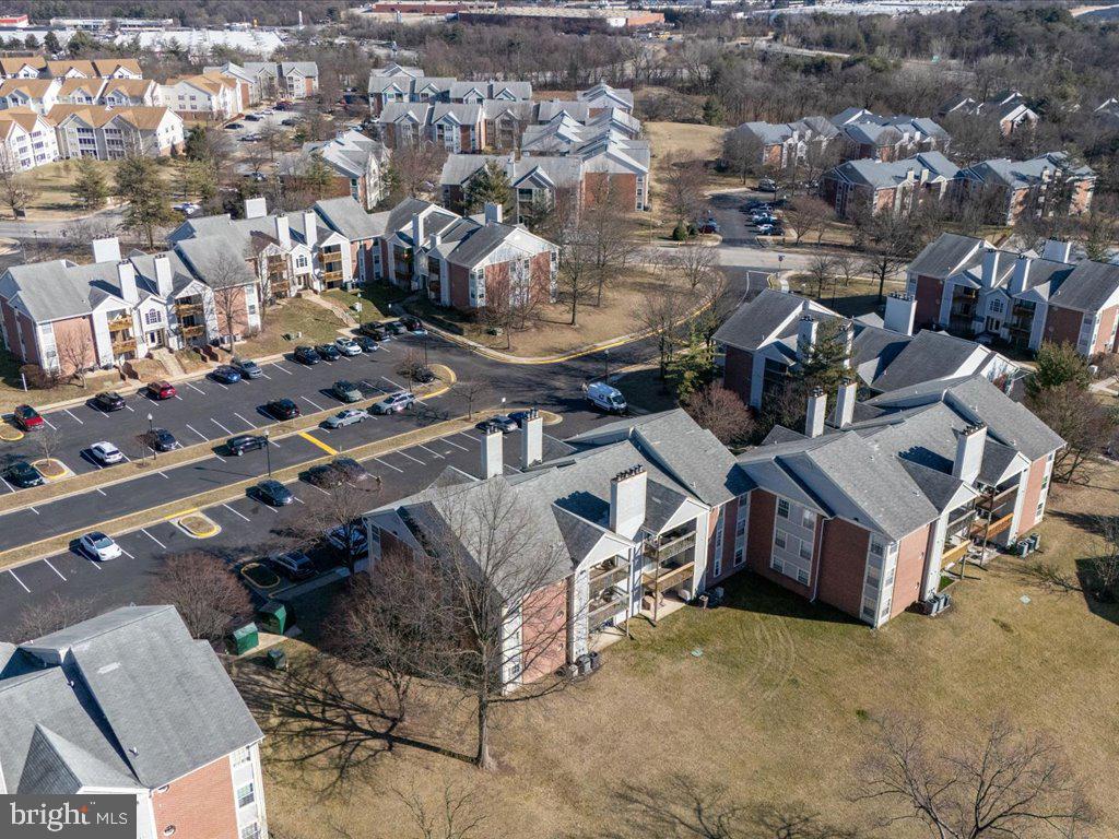 CROMWELL FOUNTAIN - Residential