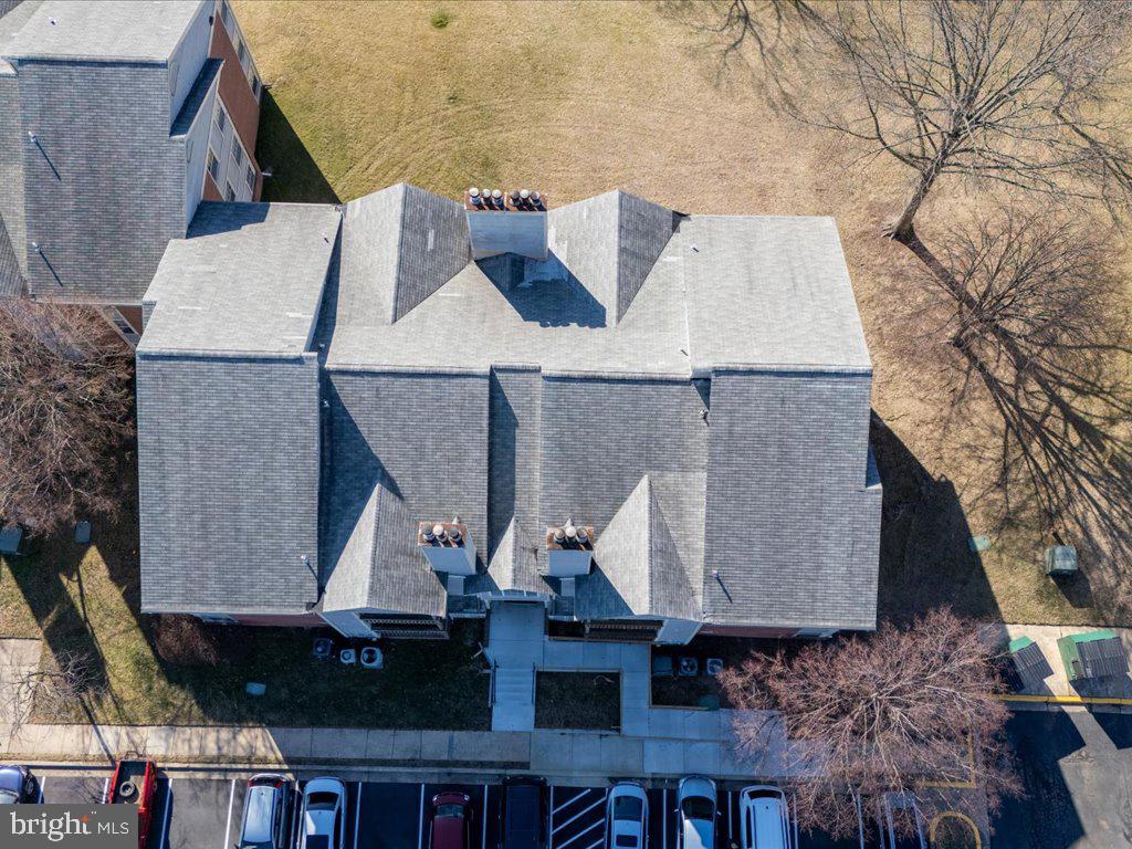 CROMWELL FOUNTAIN - Residential