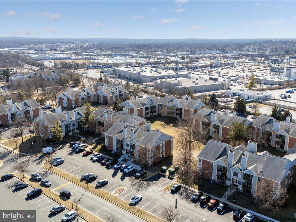 CROMWELL FOUNTAIN - Residential