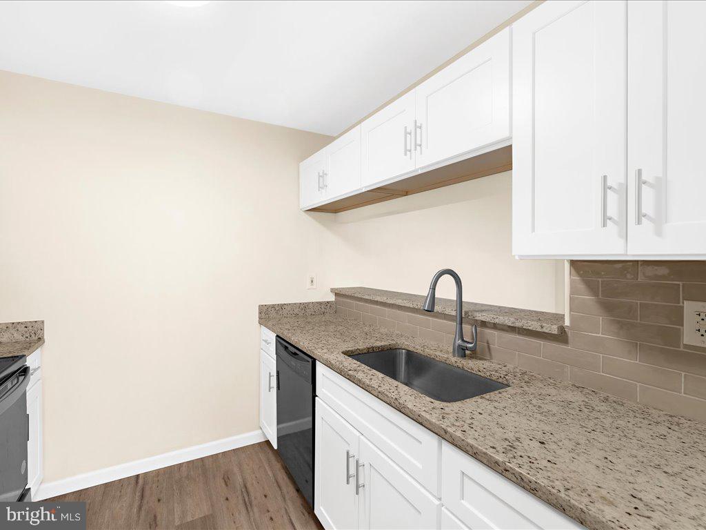 CROMWELL FOUNTAIN - Residential