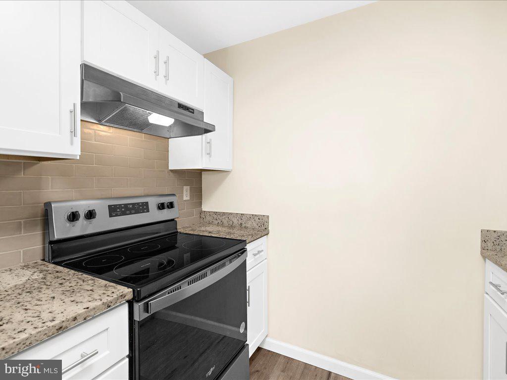 CROMWELL FOUNTAIN - Residential