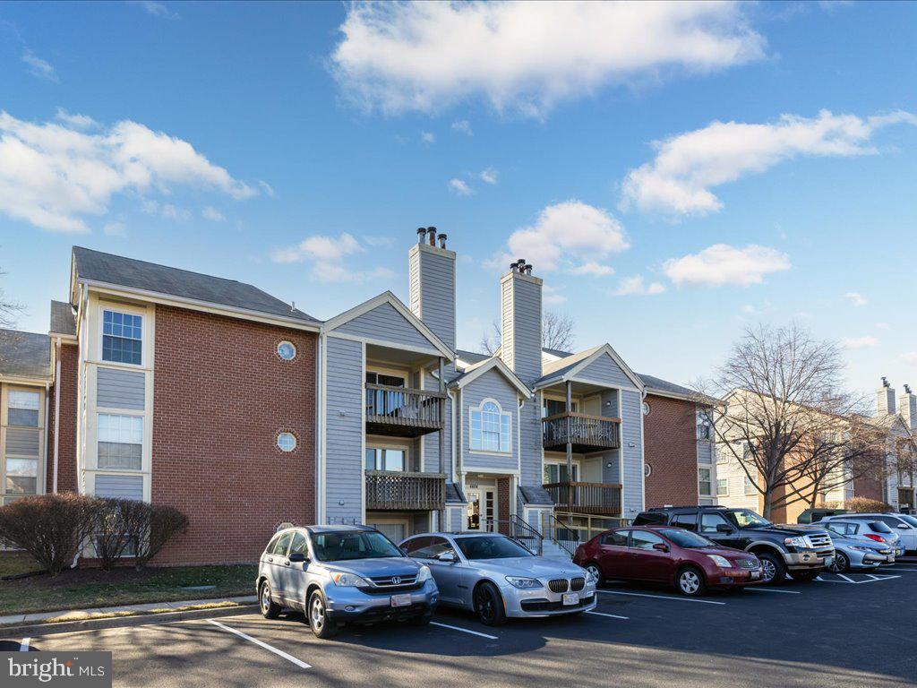 CROMWELL FOUNTAIN - Residential