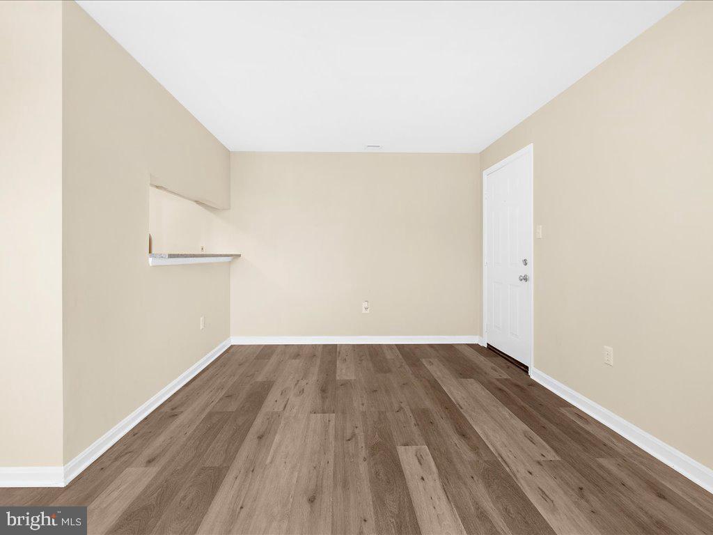 CROMWELL FOUNTAIN - Residential