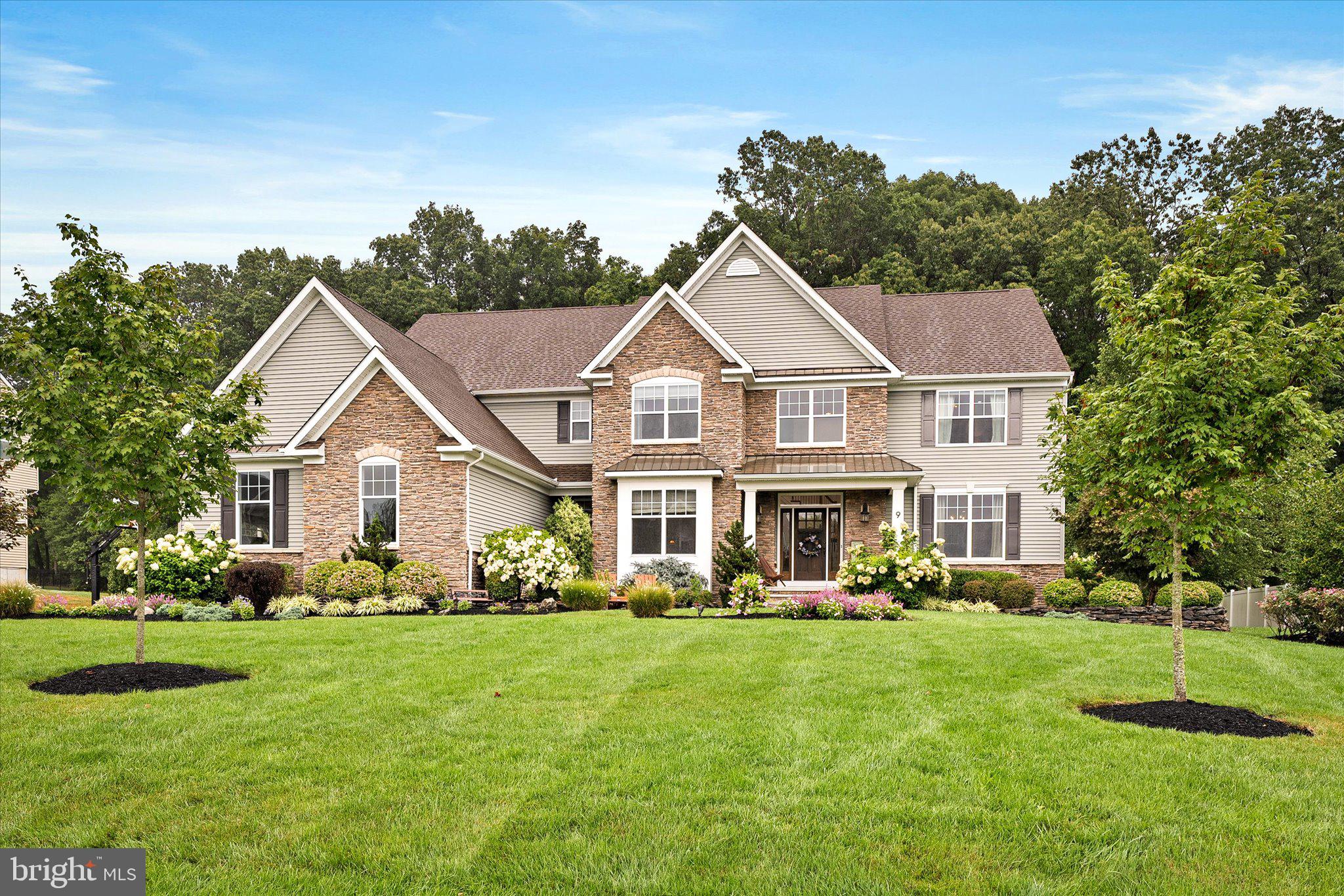 9 WINDFLOWER COURT