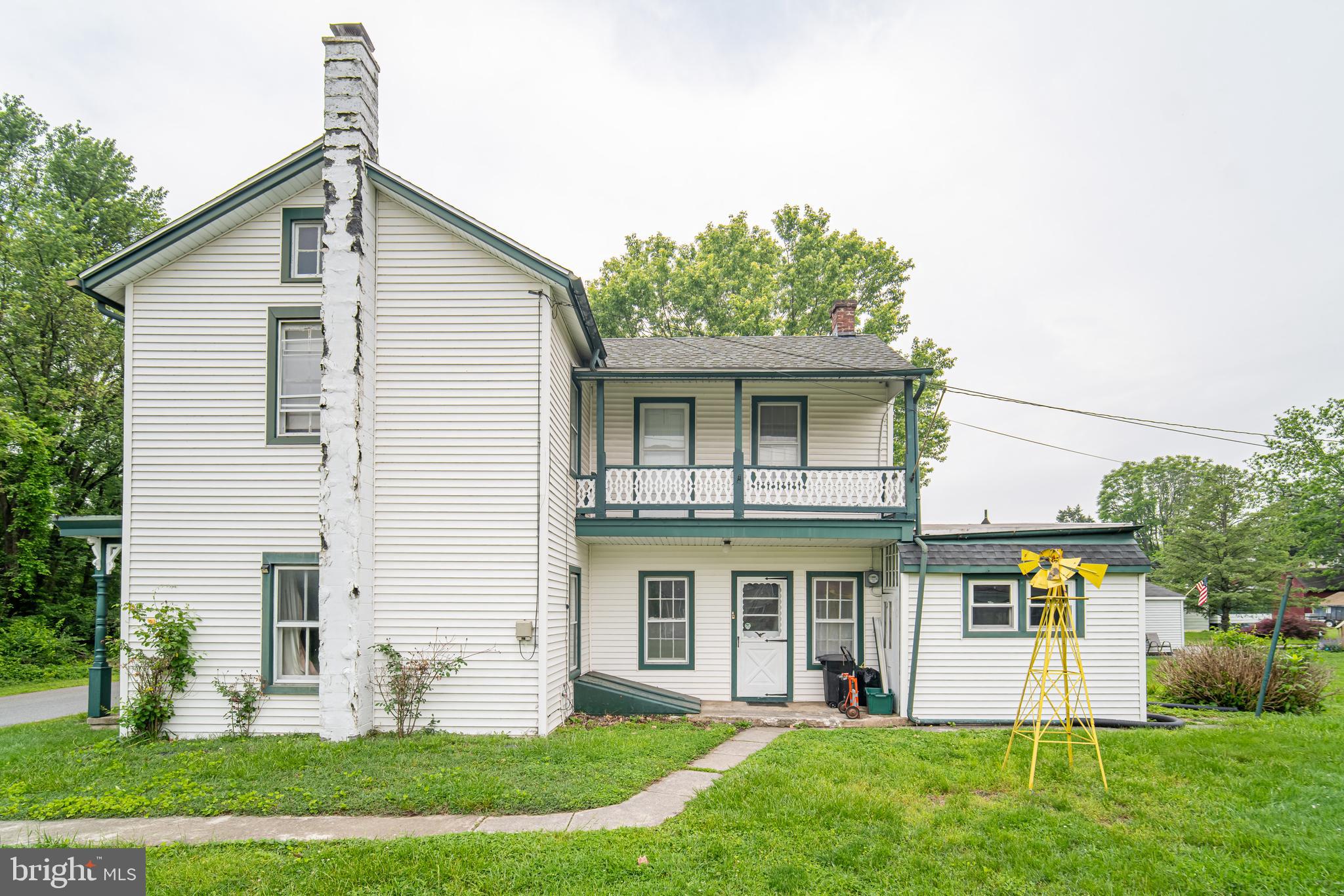 614 W FRONT STREET