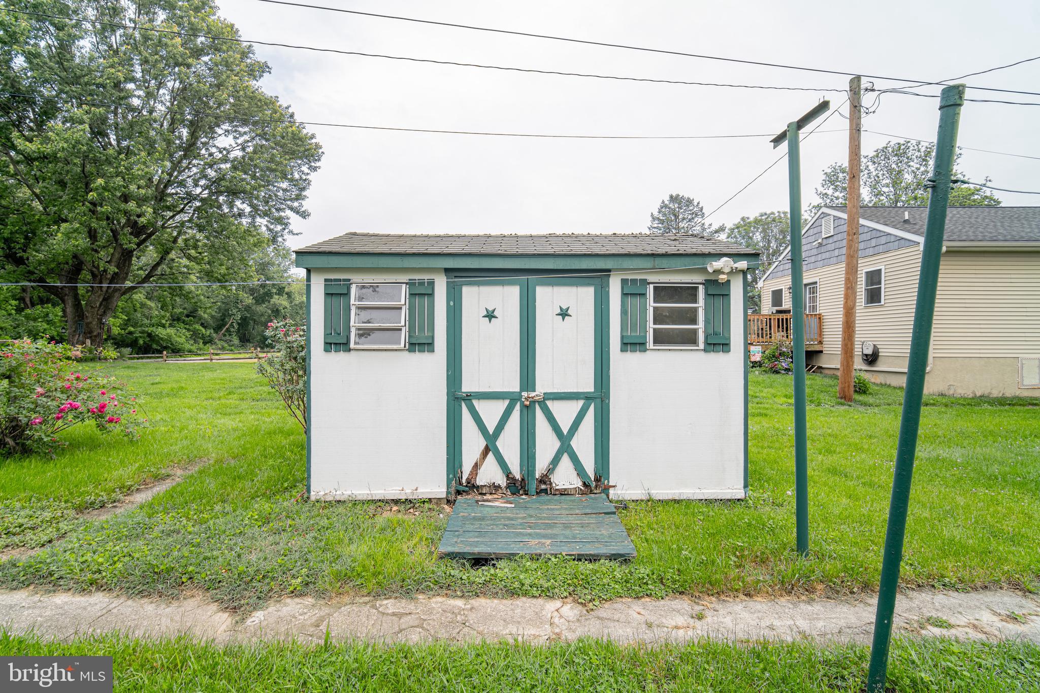 614 W FRONT STREET