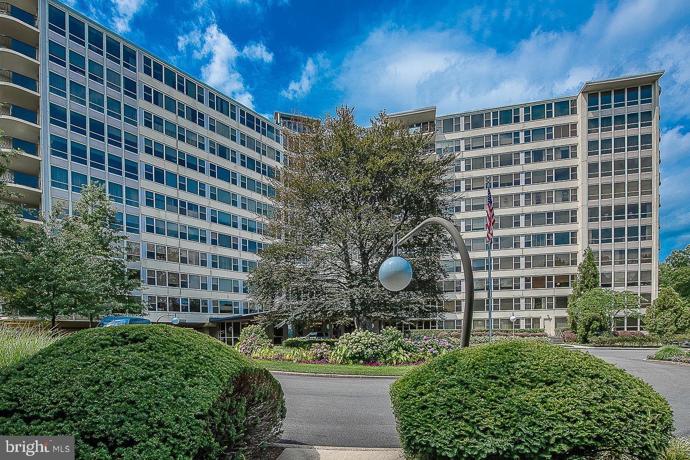 Spectacular views in this renovated penthouse unit with 9' ceilings.
Enter into the foyer with oversized closet doors and beautiful powder room with glass sink. The entire condo has abundant storage. The custom built in storage in the living/dining room has been painted in a linen look. the great room has sliding doors to the oversized treetop balcony. Watch the incredible sunsets. The primary bedroom is ensuite. The bath/dressing area has abundant outfitted closets. The bath has a walk in shower with frameless door. The updated kitchen has black granite counters and newer stainless appliances plus a desk to use as an office area.
The laundry is hidden behind the doors. There is a large storage closet off the kitchen. The floors are white stone throughout entrance, great room,, dining area and kitchen and in the primary bedroom newer carpet. Sutton offers 24 hour front desk person. Indoor garage parking with a wash a week when available at 130 per month. Gym is at no additional cost.On the first floor there is a lending library and large social/card room. Pool was 120/person for 2022 season. Sutton Terrace is close to all major commuting routes, shops and transportation..