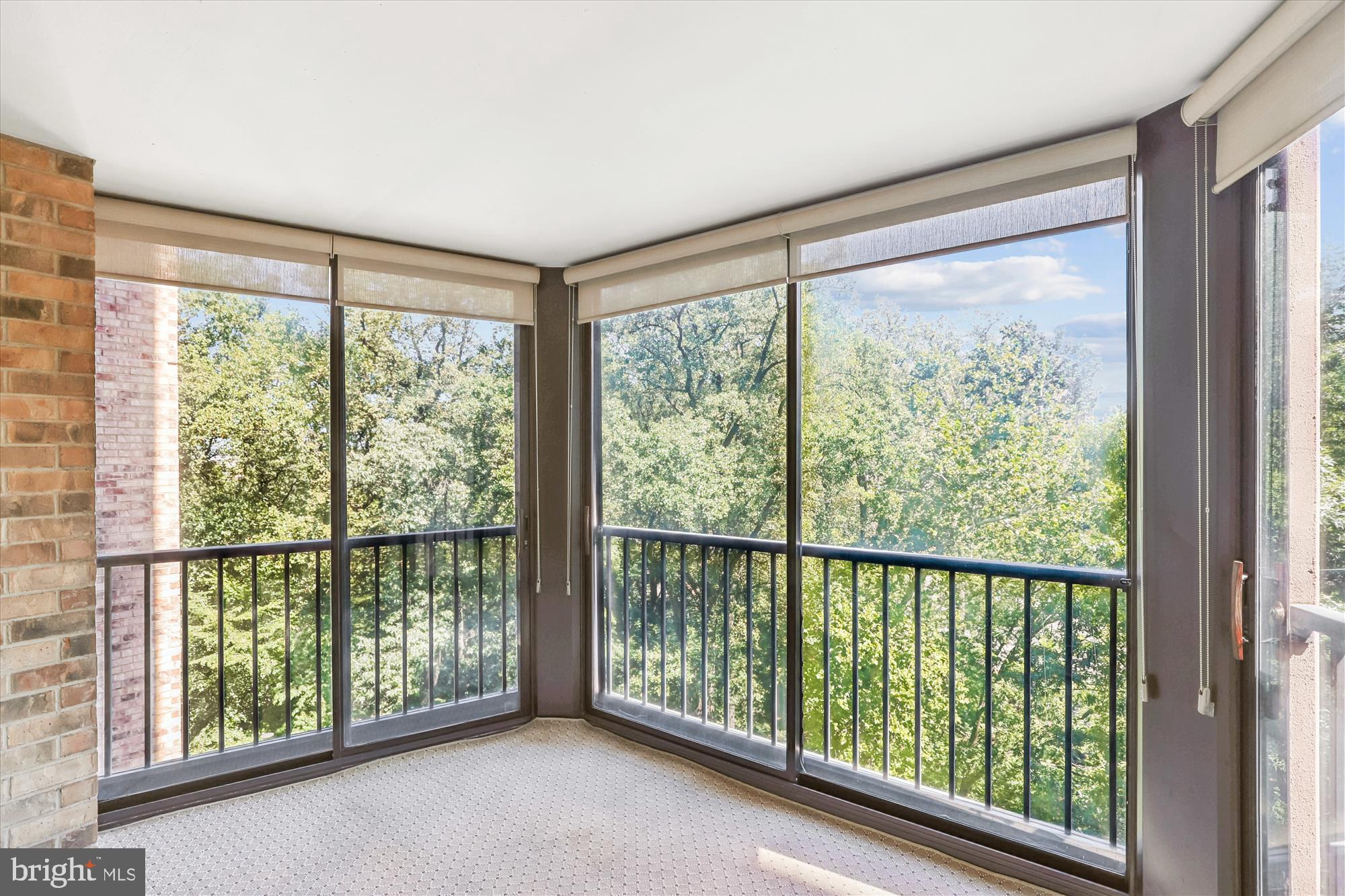 5901 MOUNT EAGLE DRIVE 516