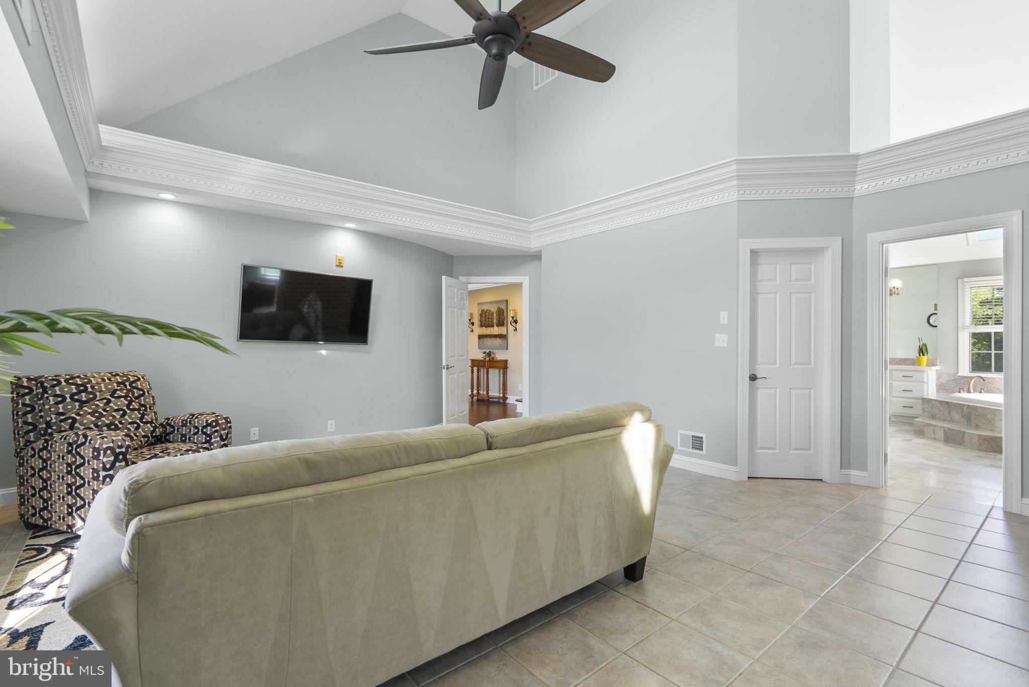 TAMERON HALL - Residential