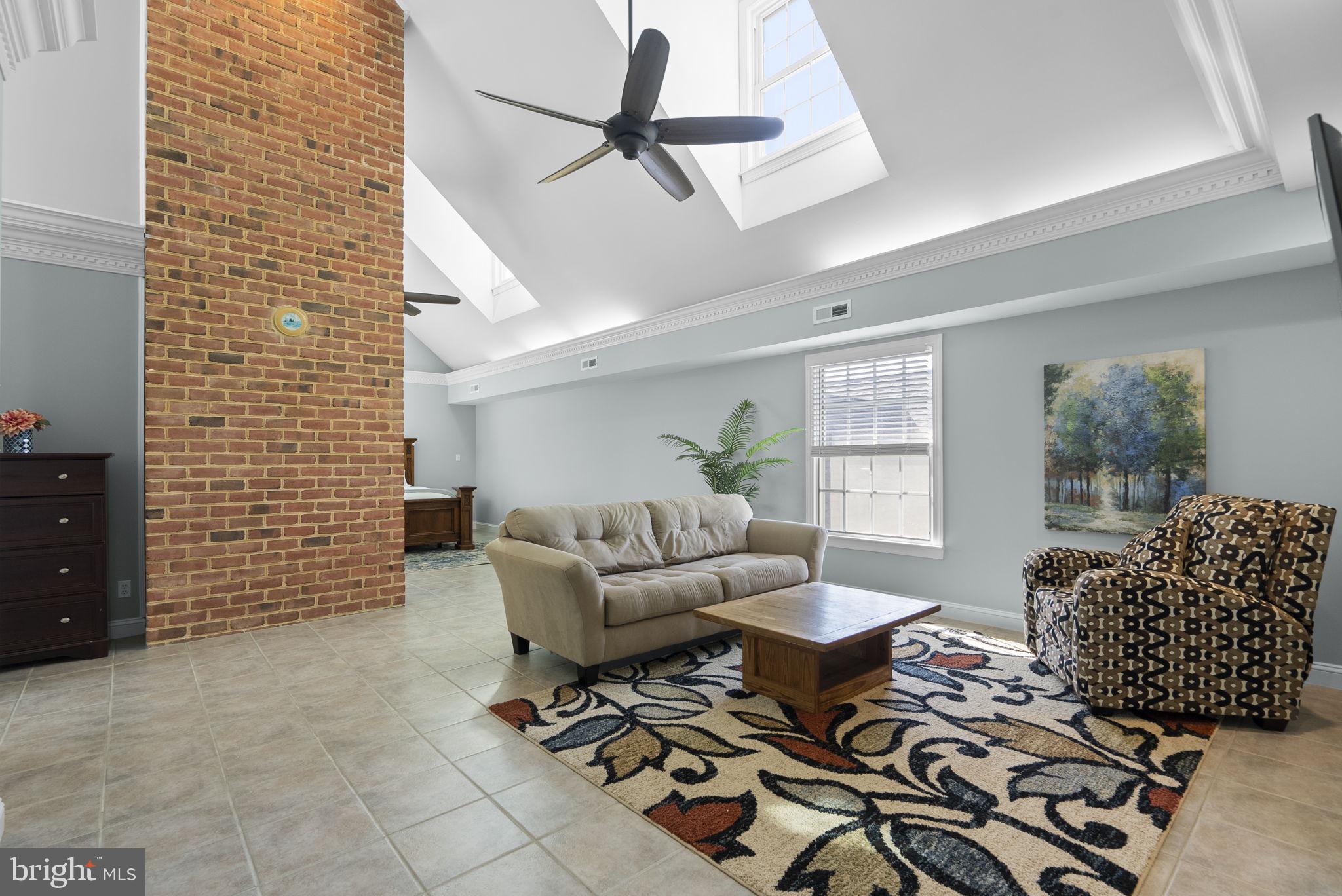 TAMERON HALL - Residential