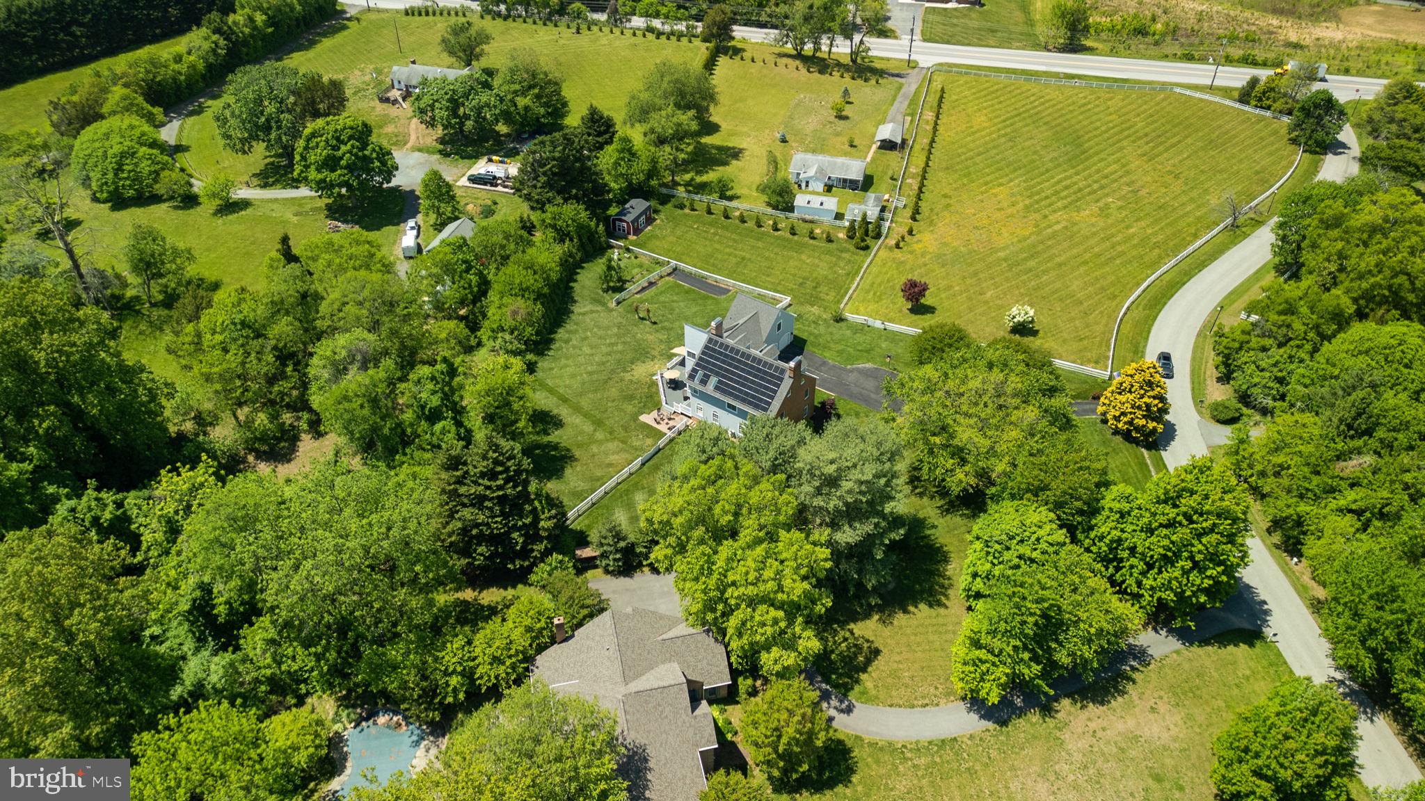 TAMERON HALL - Residential