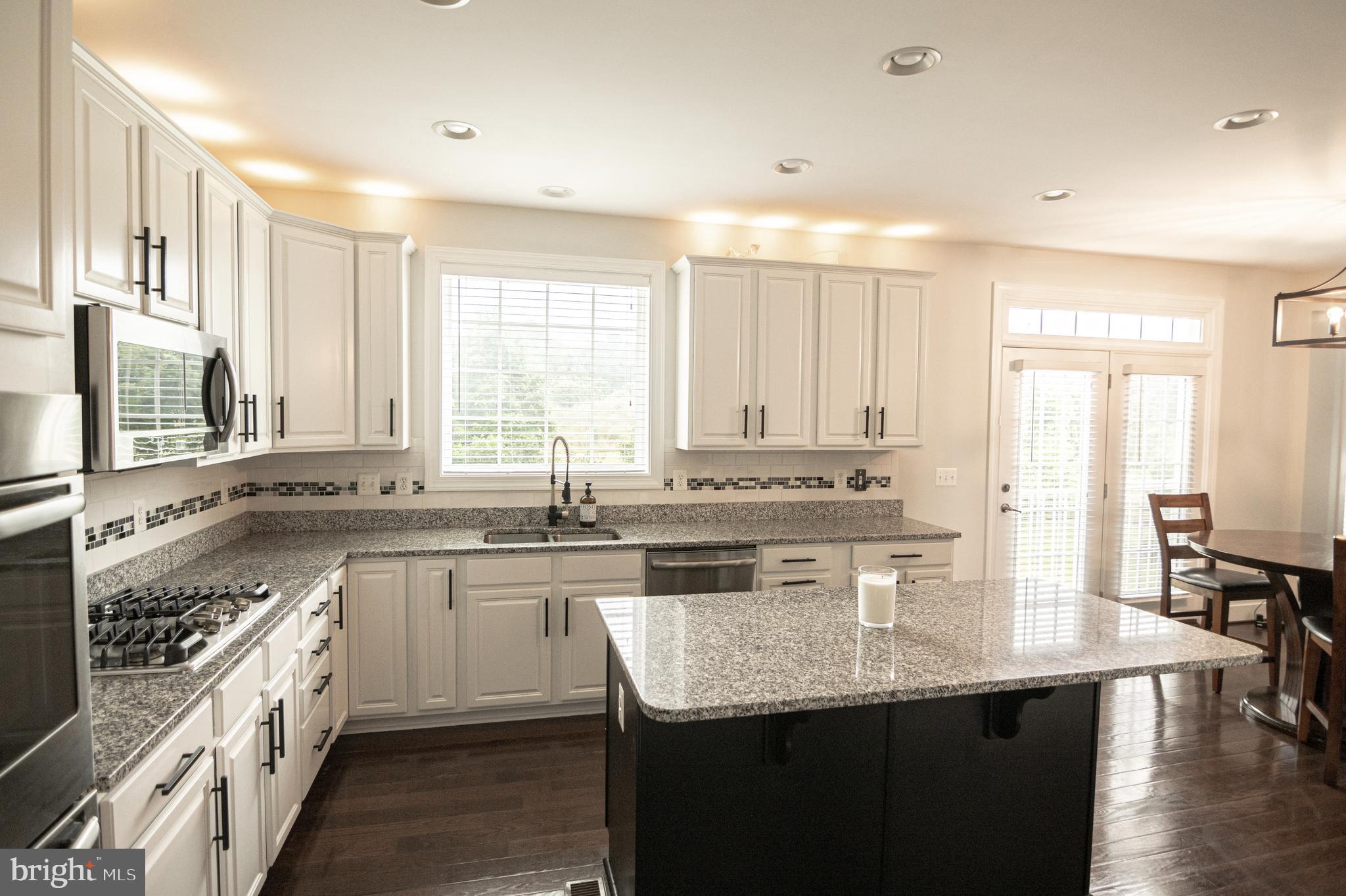 BALMORAL-PLAT 10> - Residential