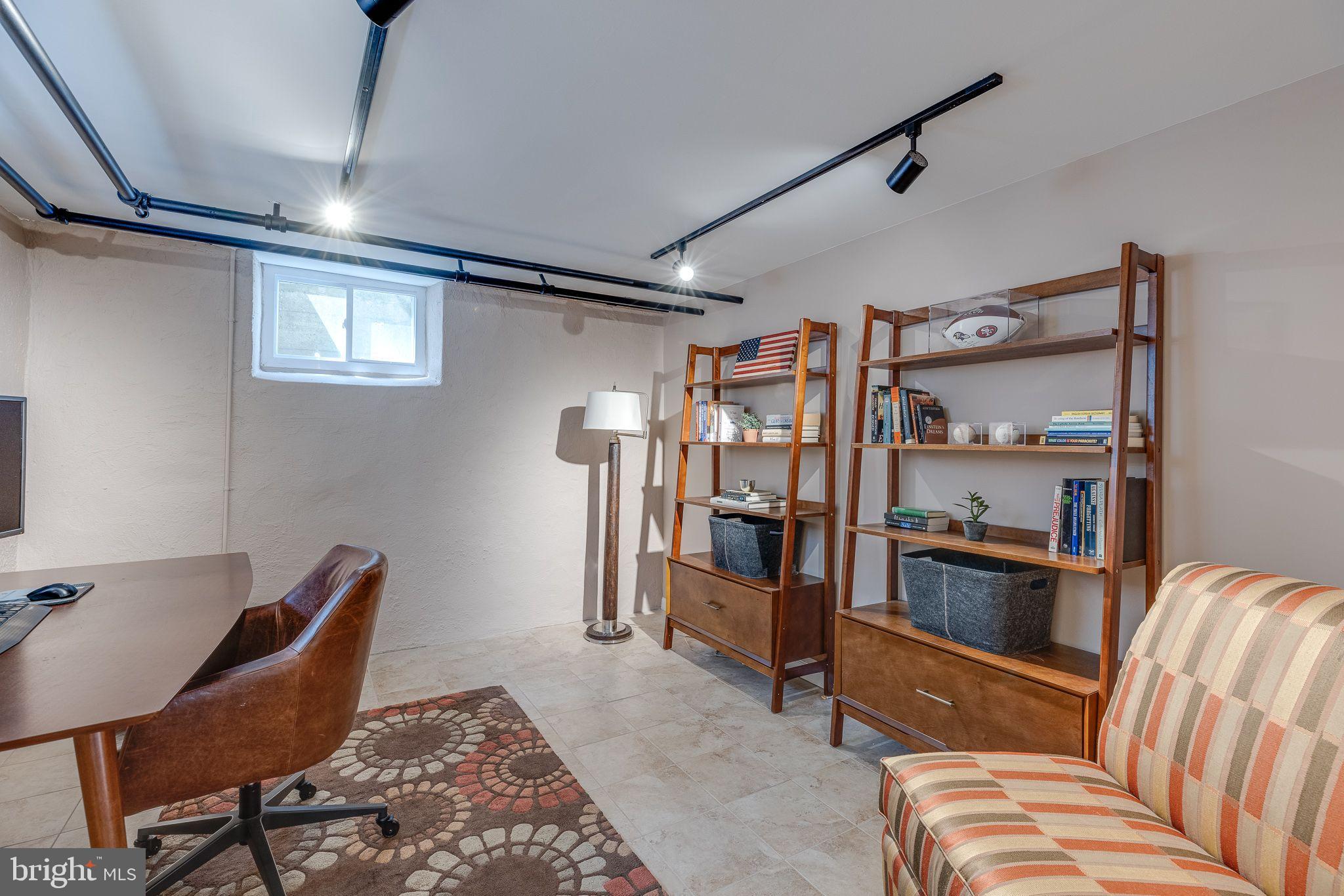 COLLEGE PARK - Residential