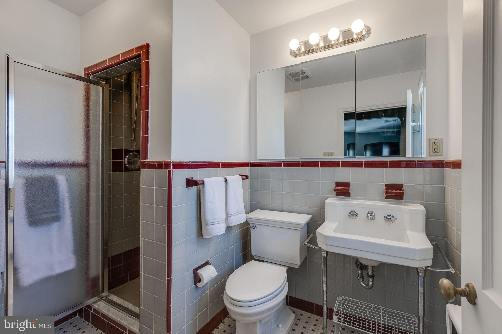 COLLEGE PARK - Residential