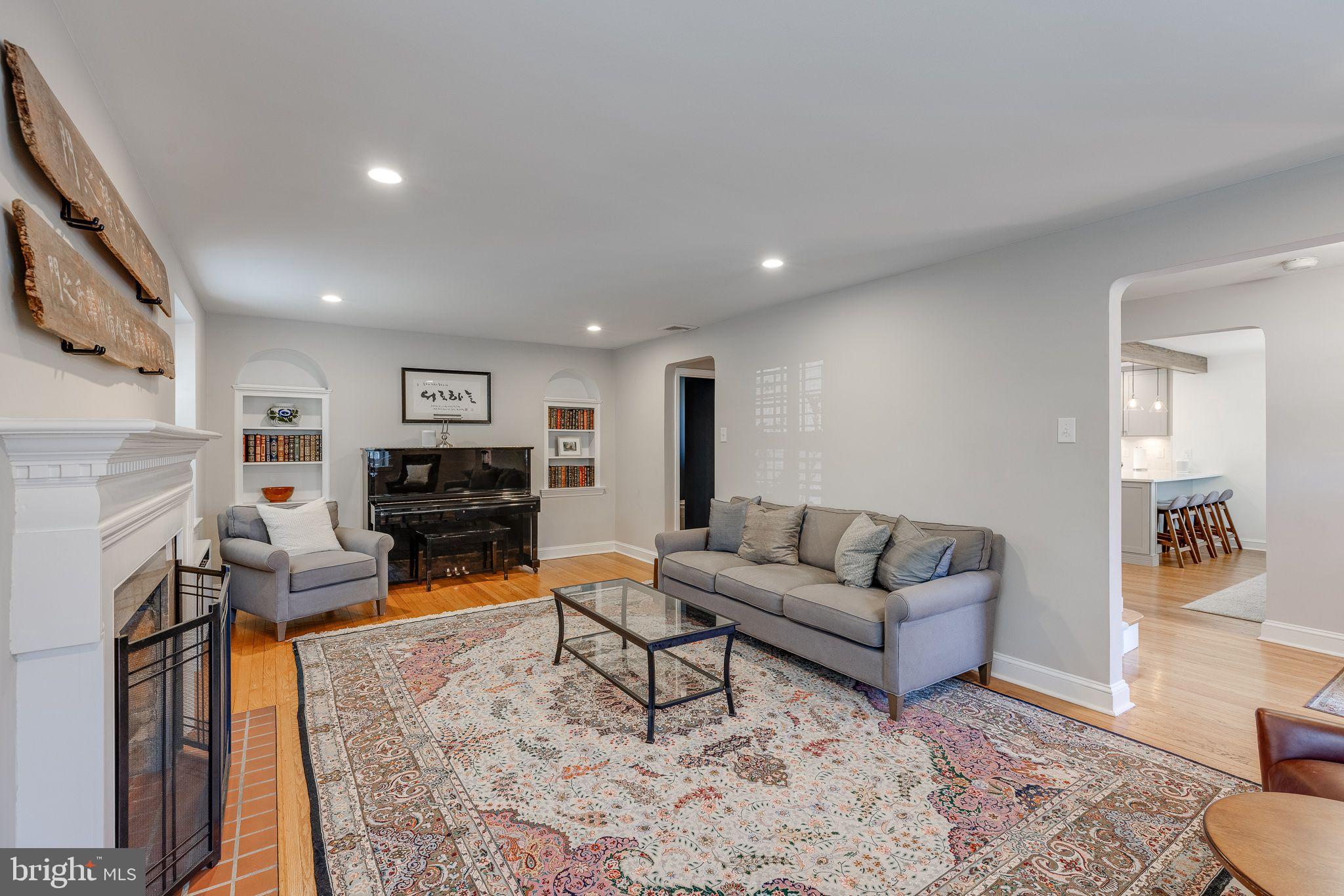 COLLEGE PARK - Residential