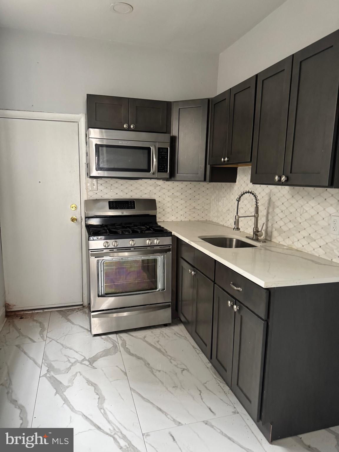 2624 N HOWARD STREET