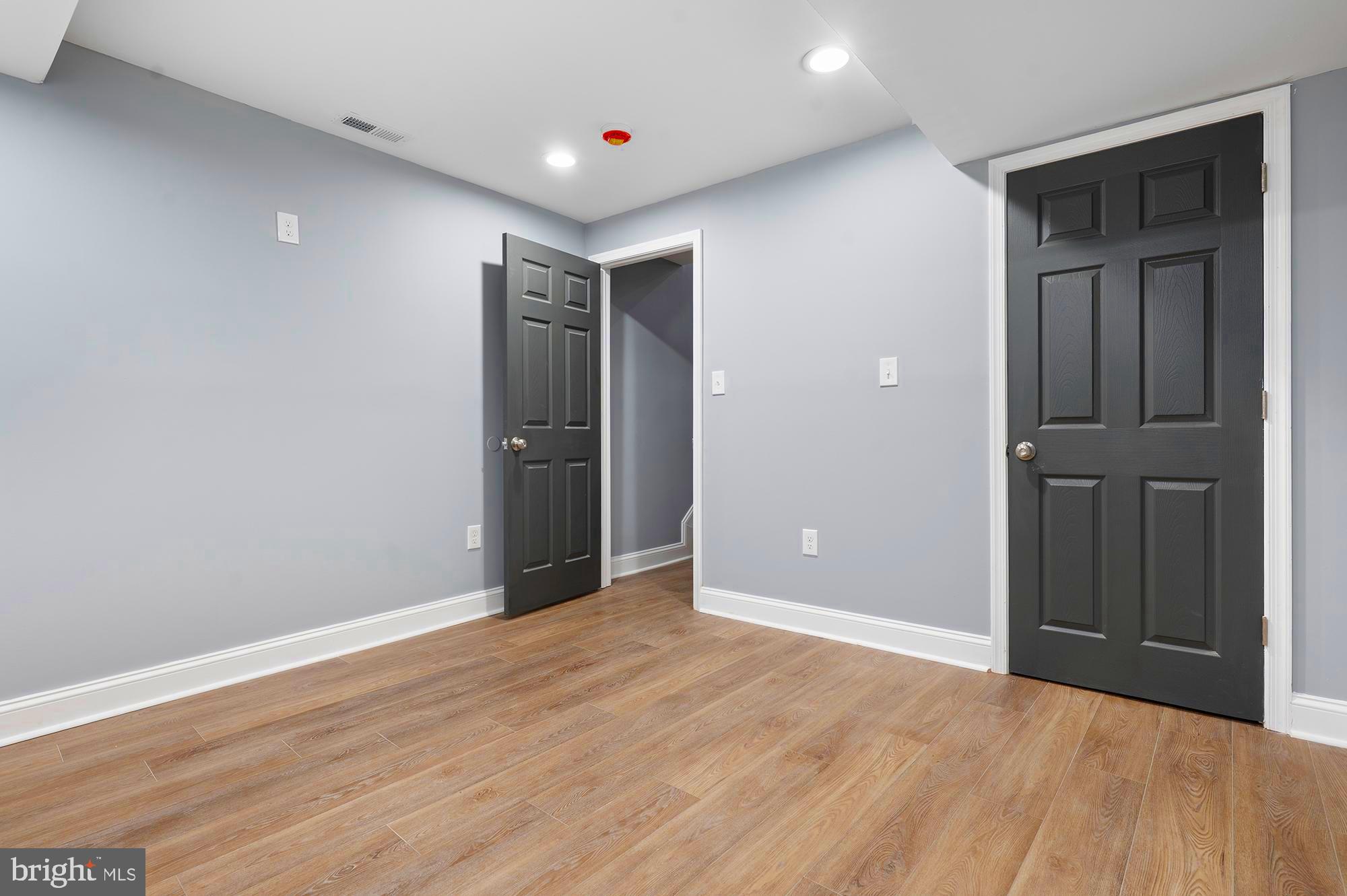 BROADWAY EAST - Residential