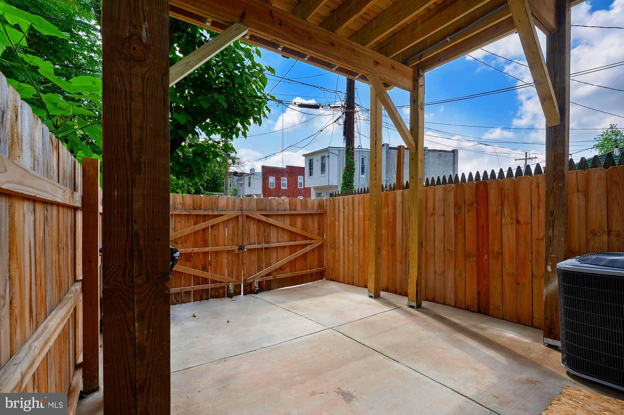 BROADWAY EAST - Residential