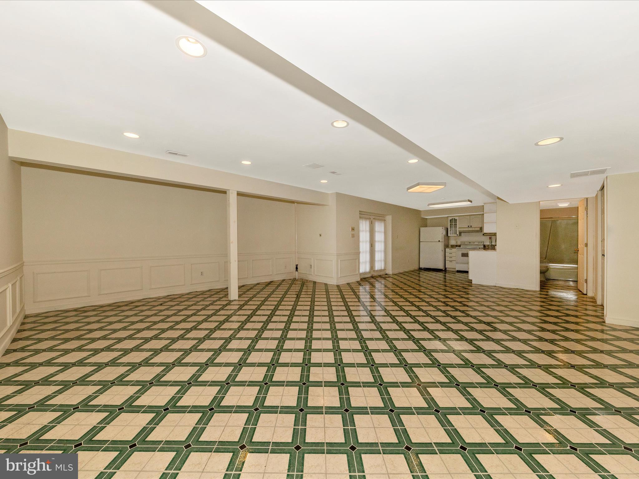 FOUNTAIN HEAD - Residential Lease