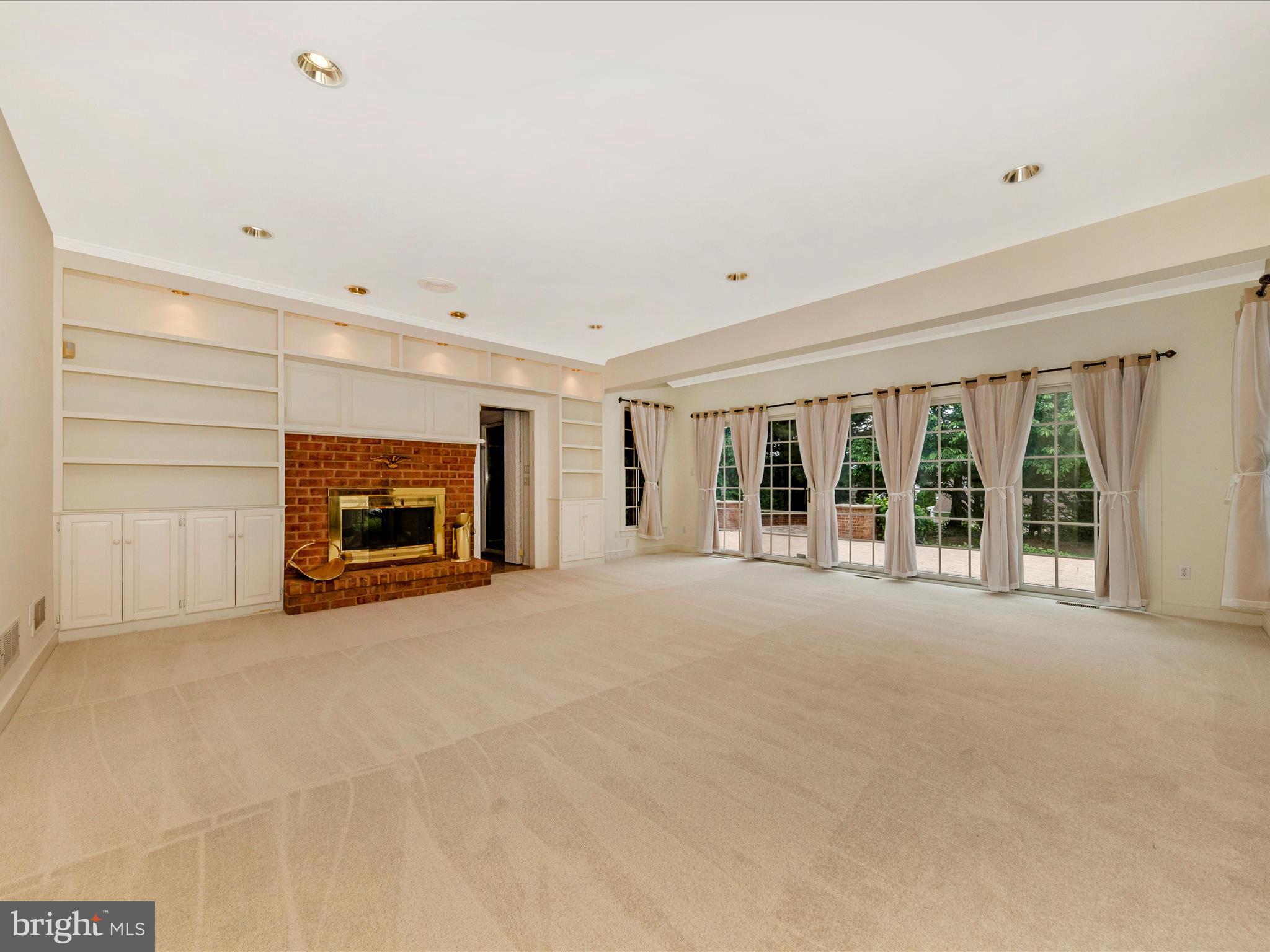 FOUNTAIN HEAD - Residential Lease