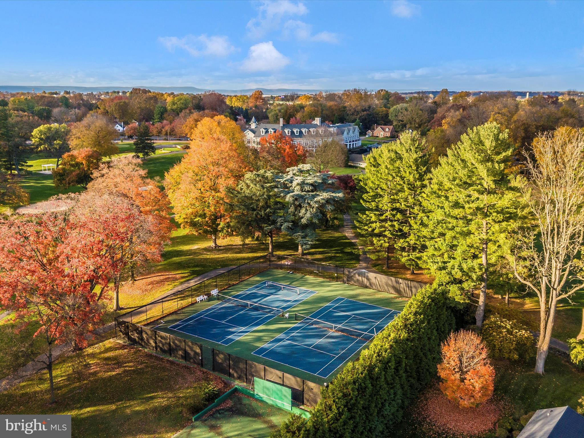 FOUNTAIN HEAD - Residential Lease