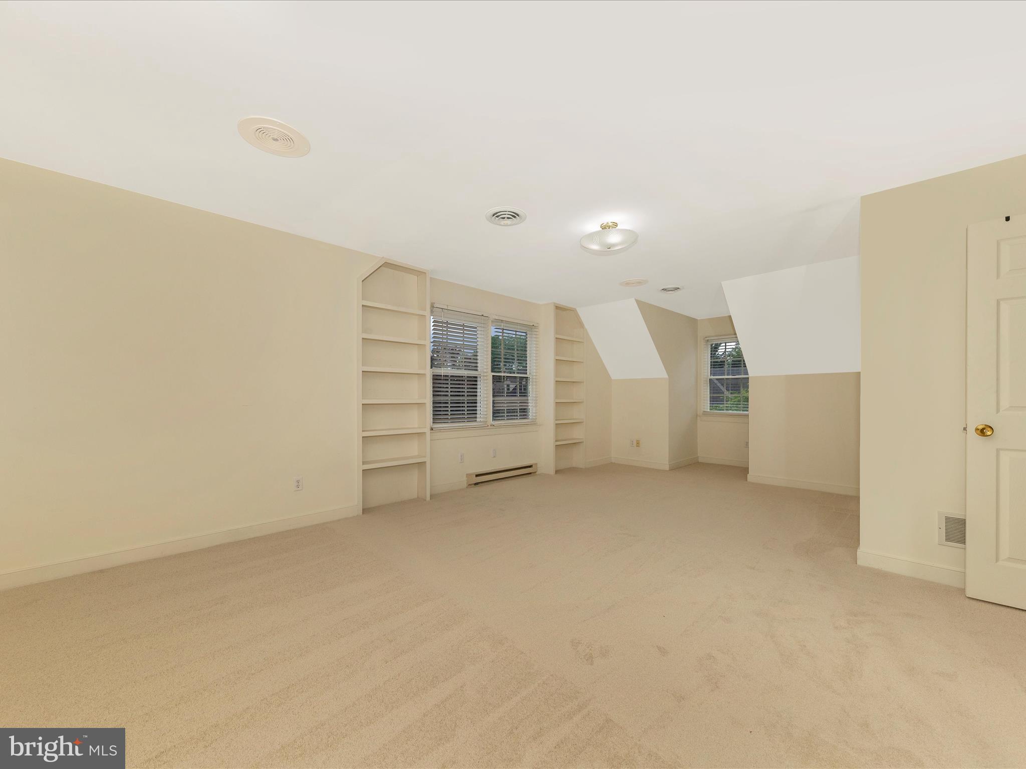 FOUNTAIN HEAD - Residential Lease