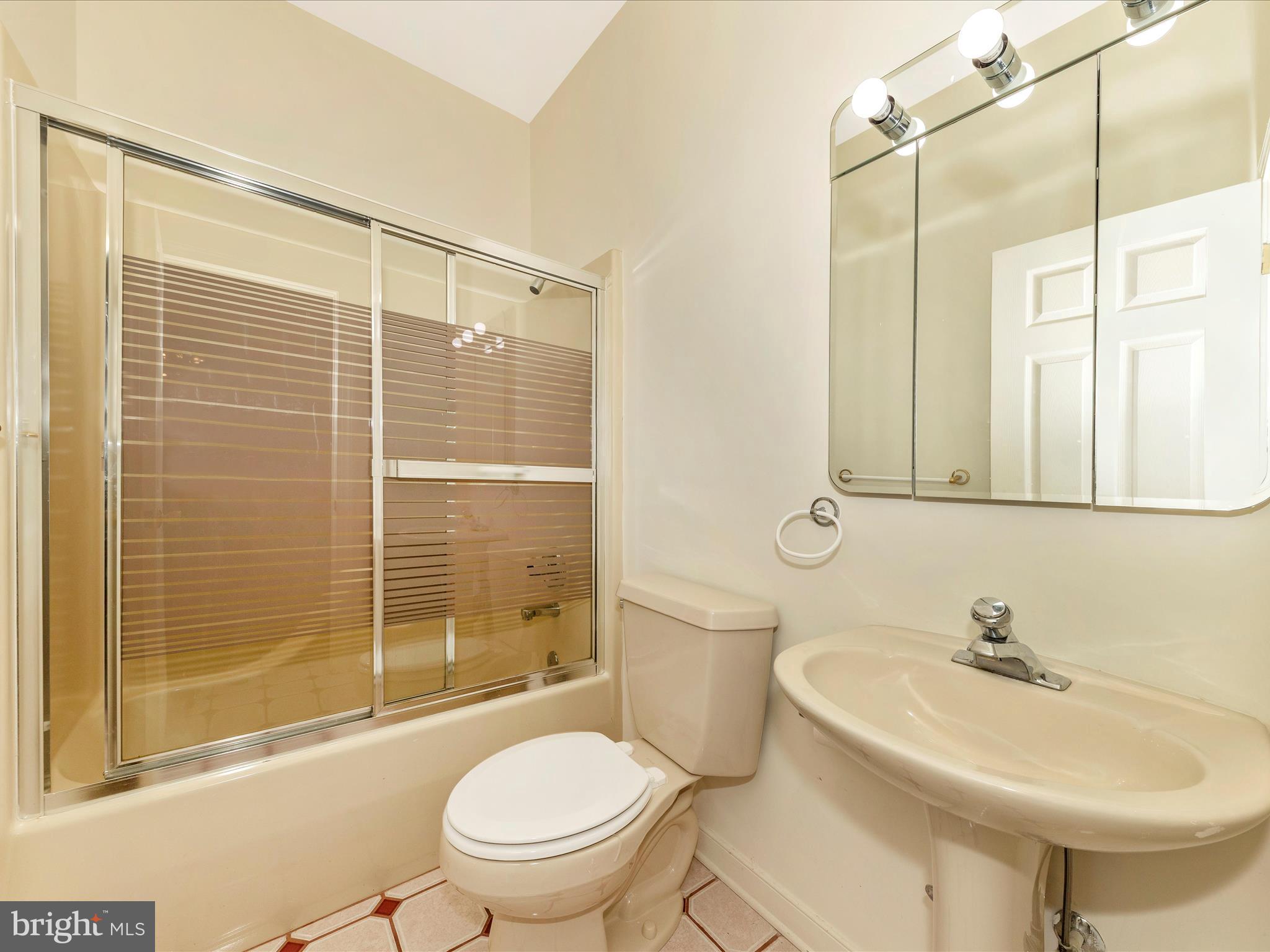 FOUNTAIN HEAD - Residential Lease