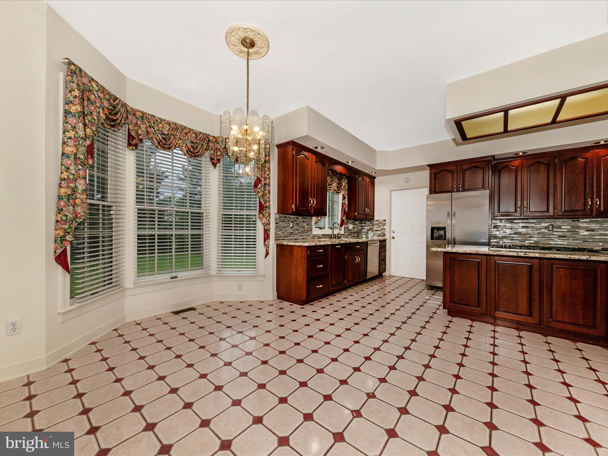 FOUNTAIN HEAD - Residential Lease