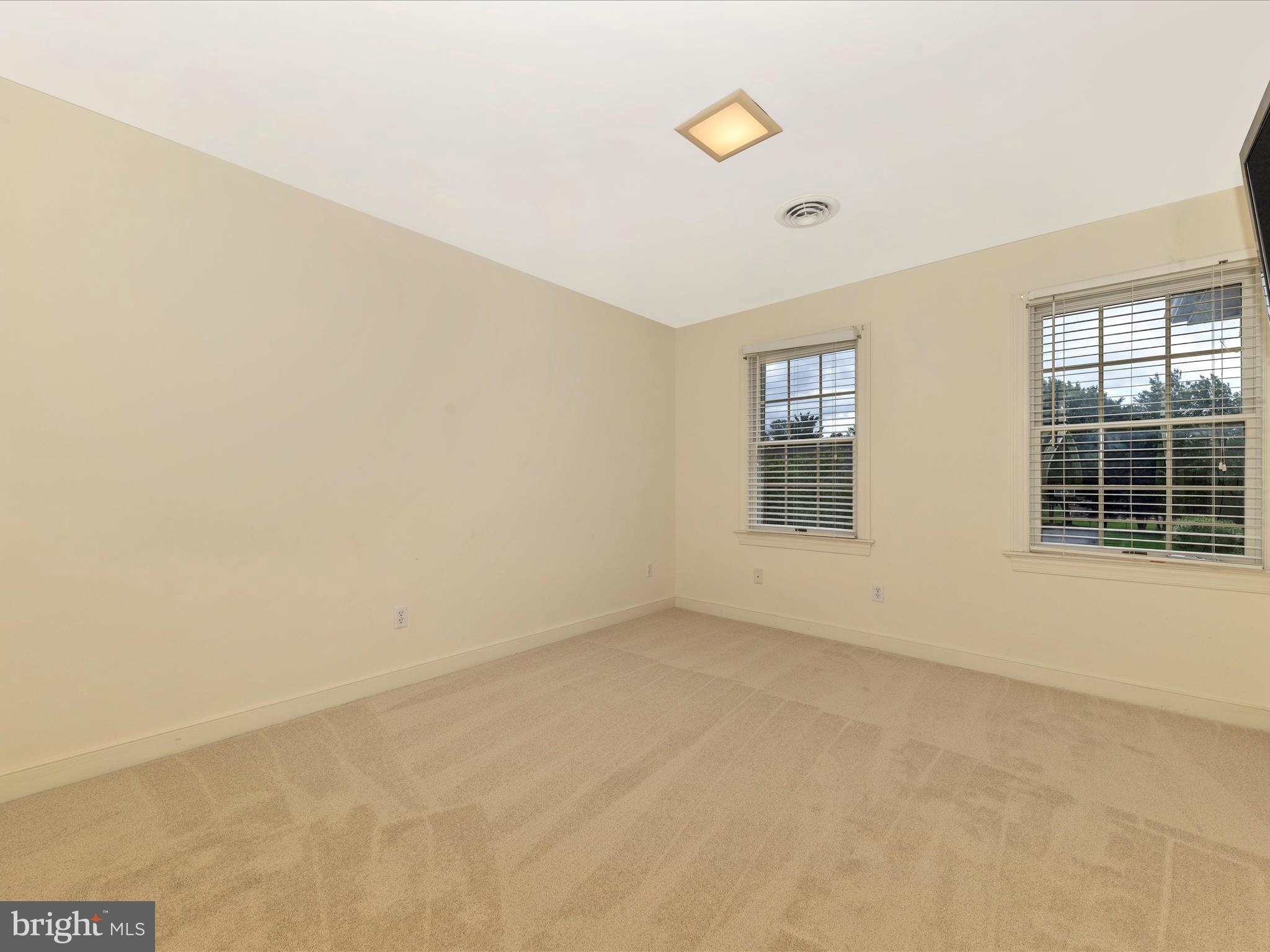 FOUNTAIN HEAD - Residential Lease