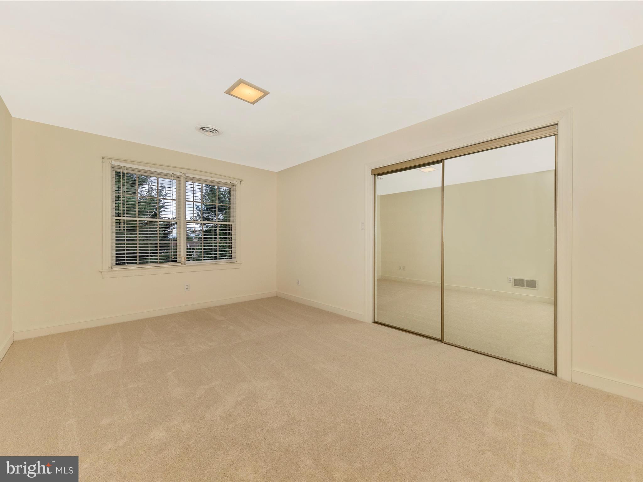 FOUNTAIN HEAD - Residential Lease