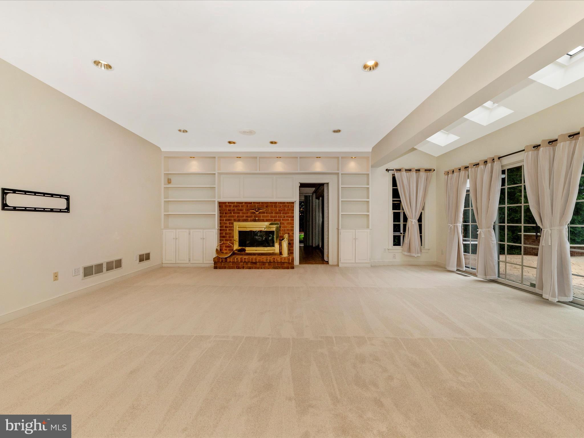 FOUNTAIN HEAD - Residential Lease