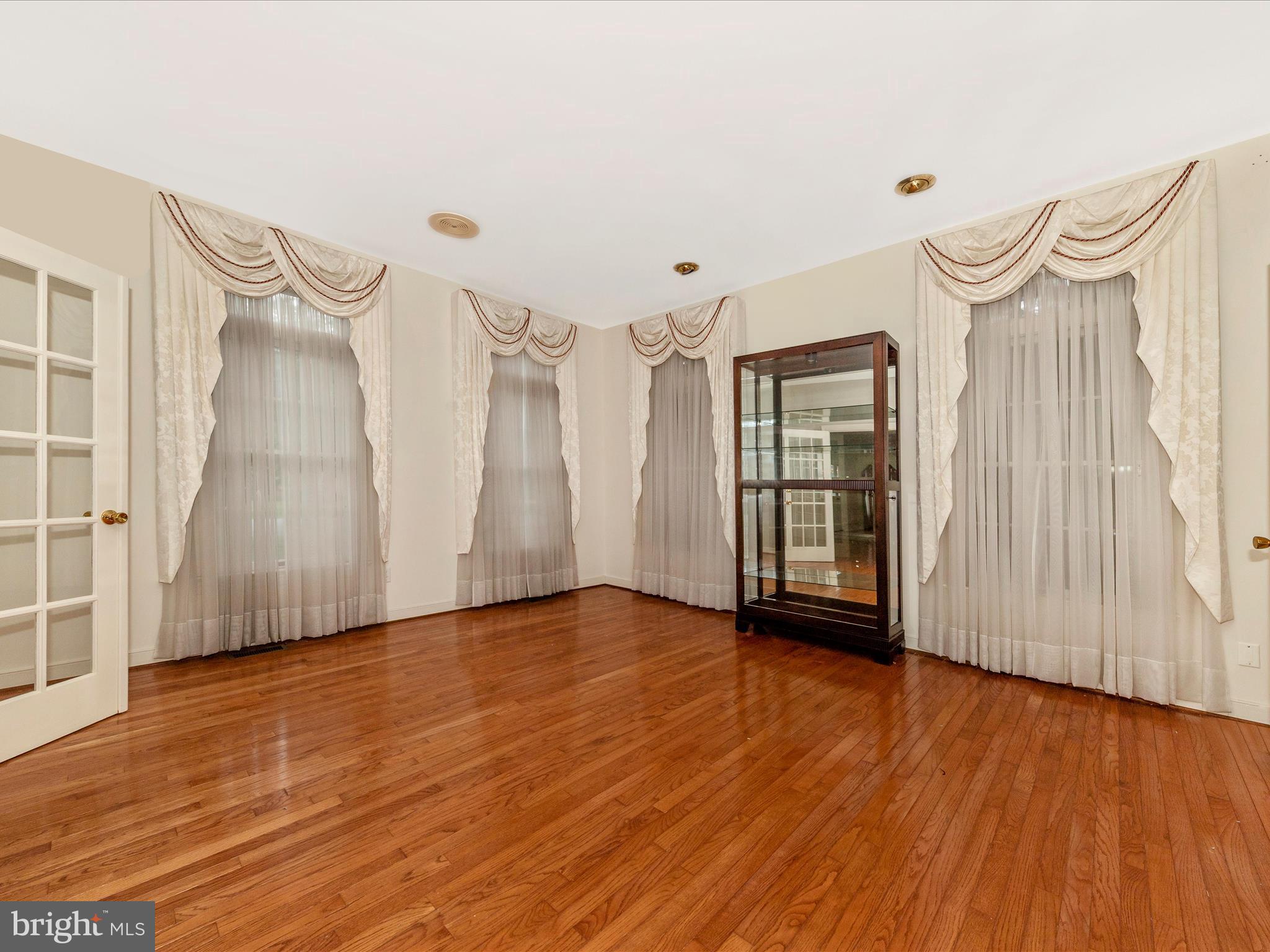 FOUNTAIN HEAD - Residential Lease