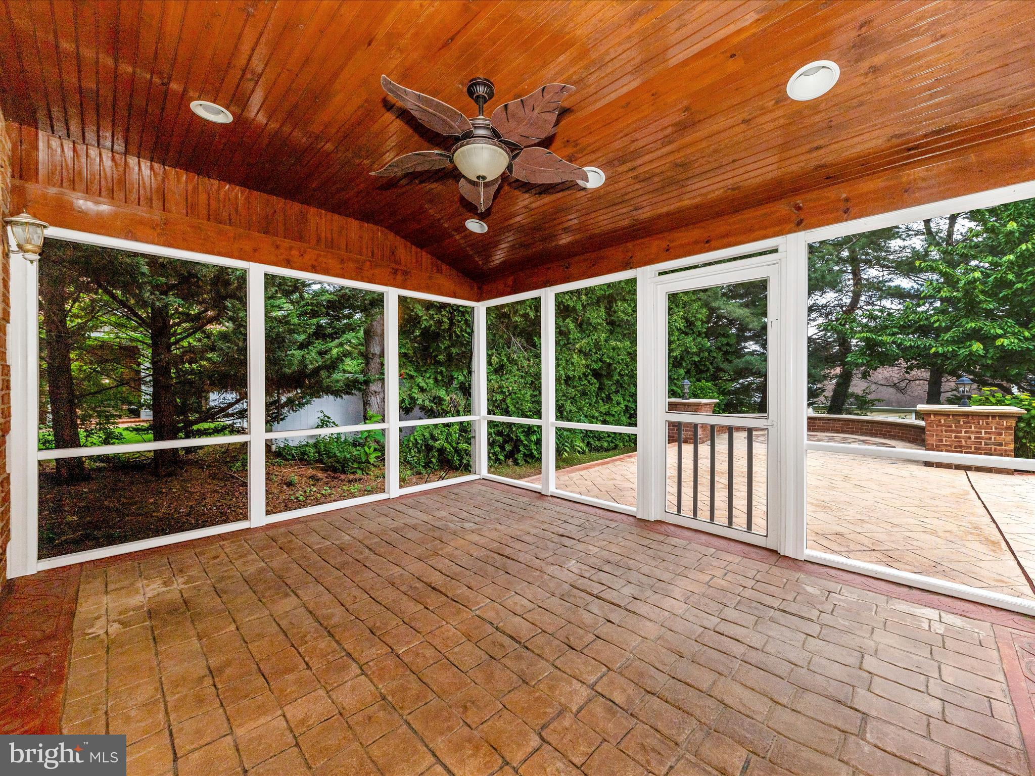 FOUNTAIN HEAD - Residential Lease