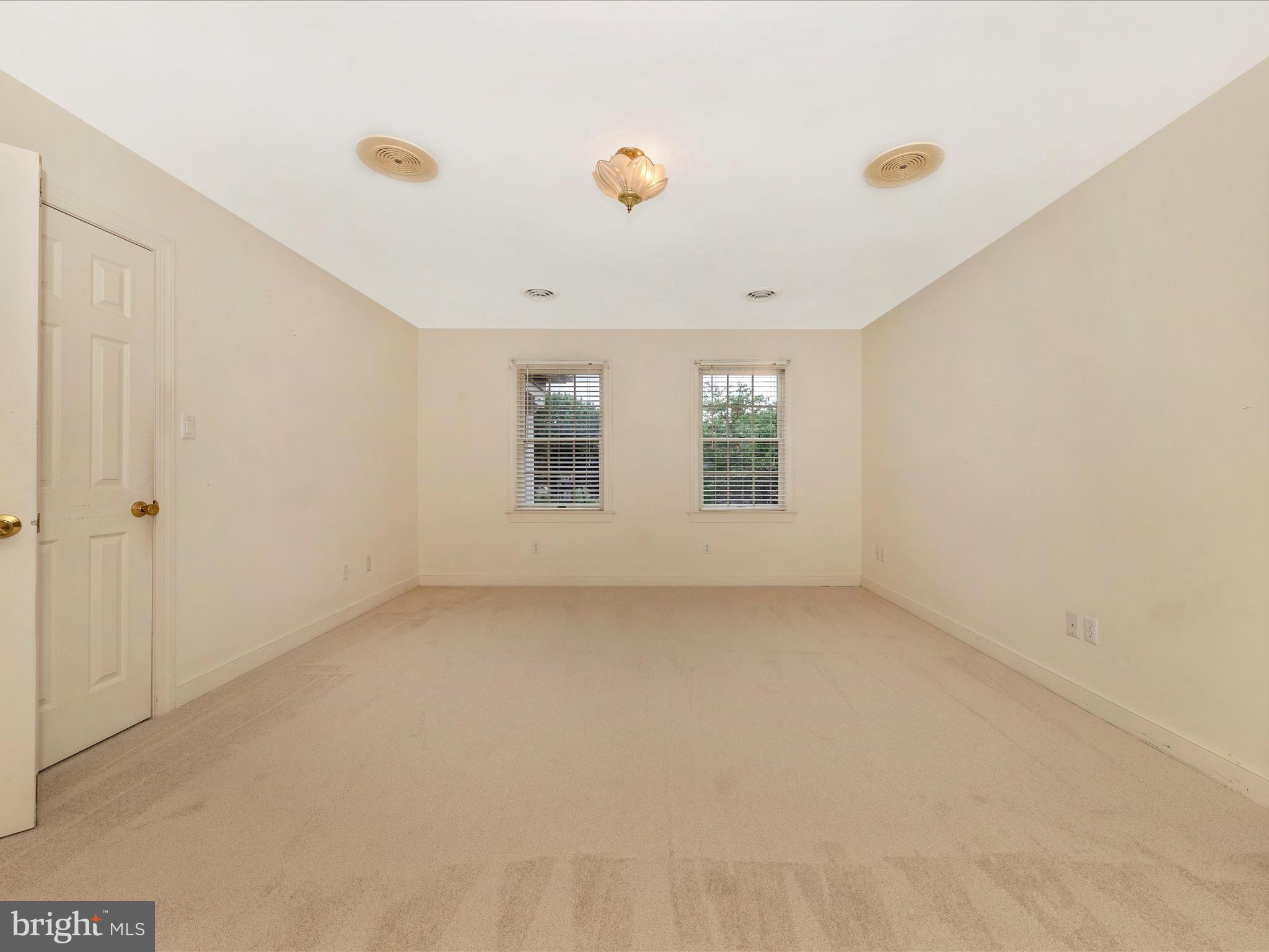 FOUNTAIN HEAD - Residential Lease