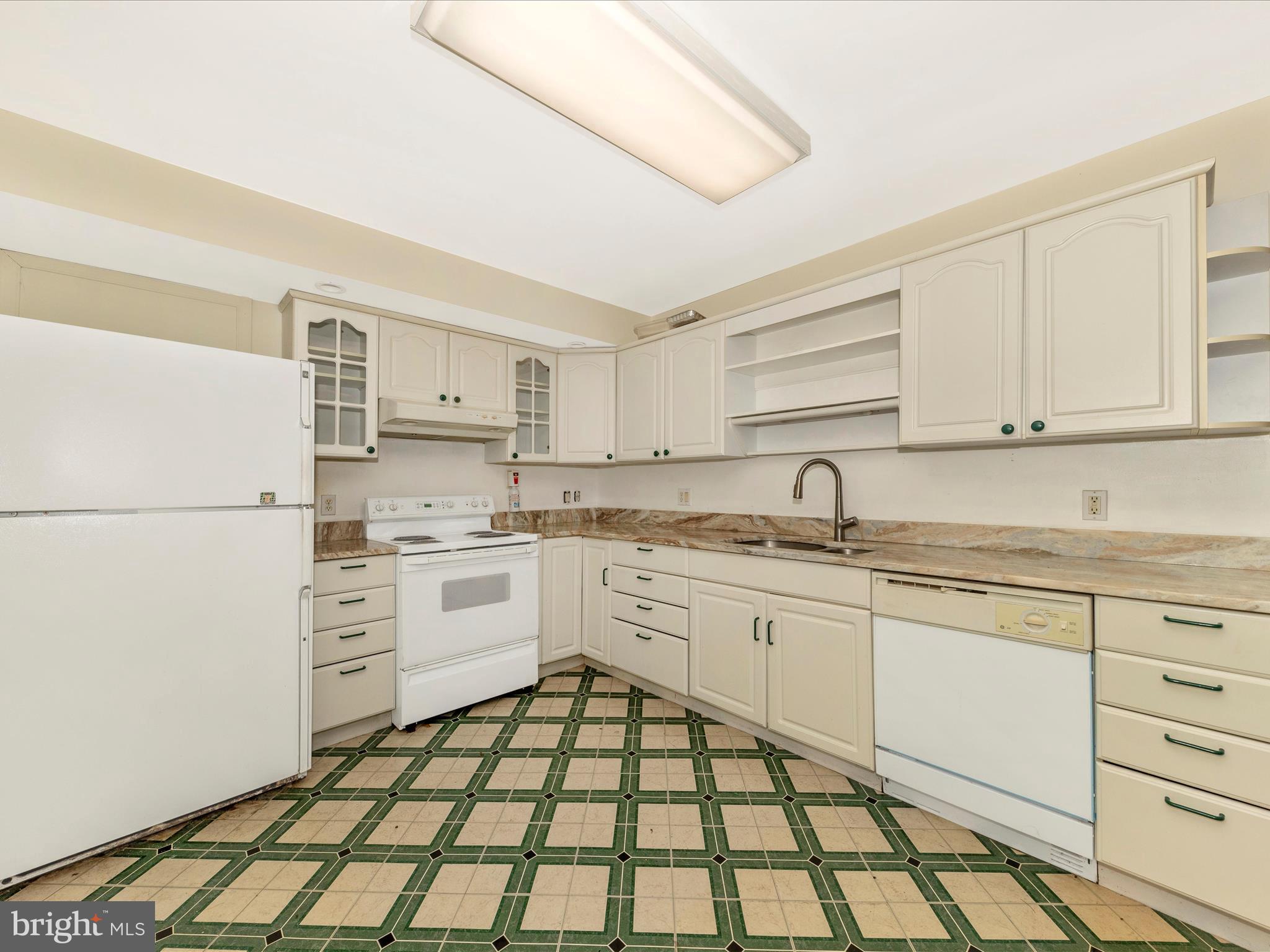 FOUNTAIN HEAD - Residential Lease