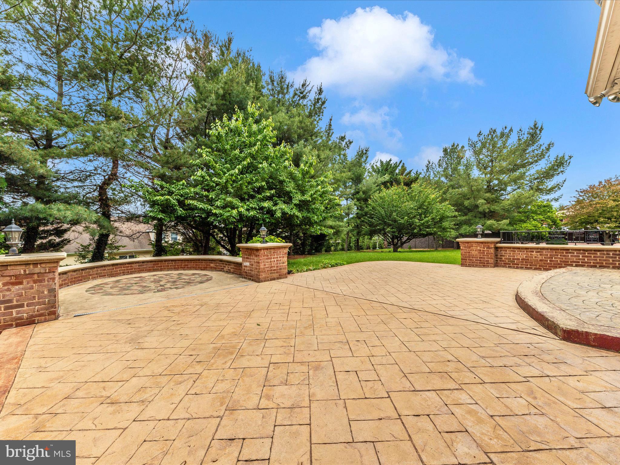 FOUNTAIN HEAD - Residential Lease