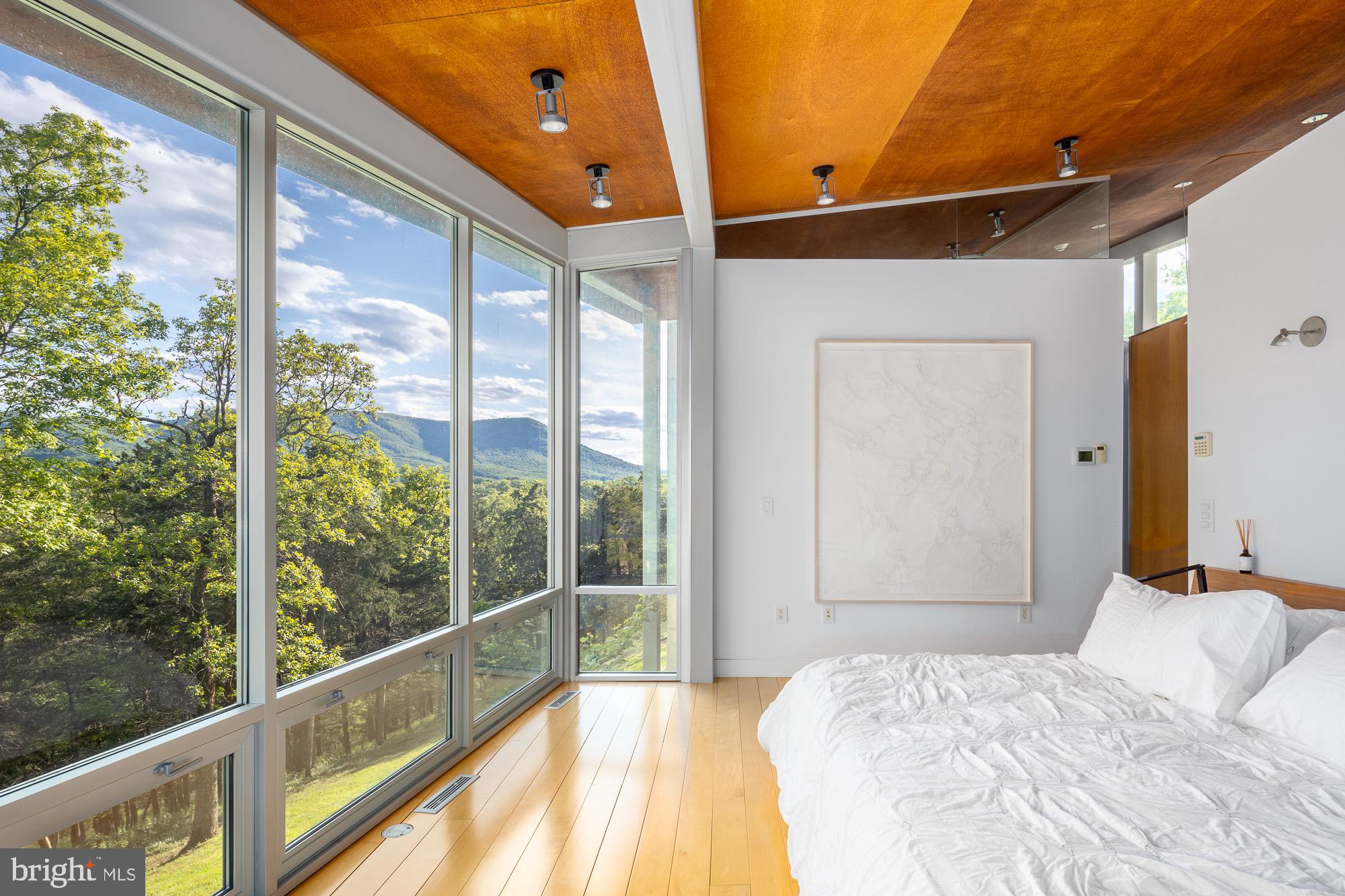 CREST RIVER FARMS - Residential