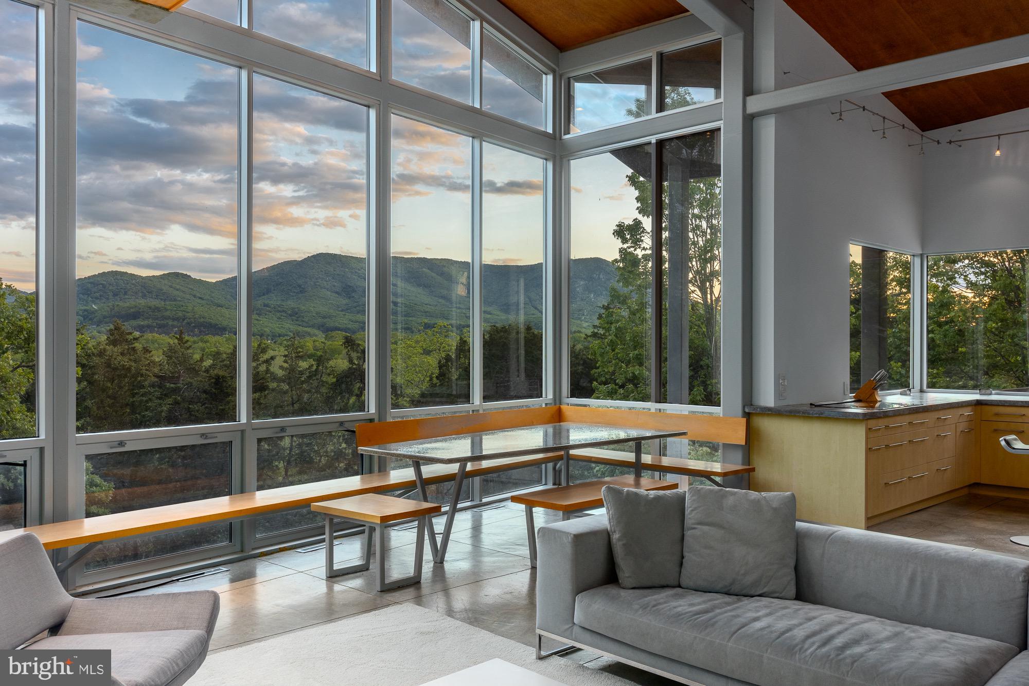 CREST RIVER FARMS - Residential