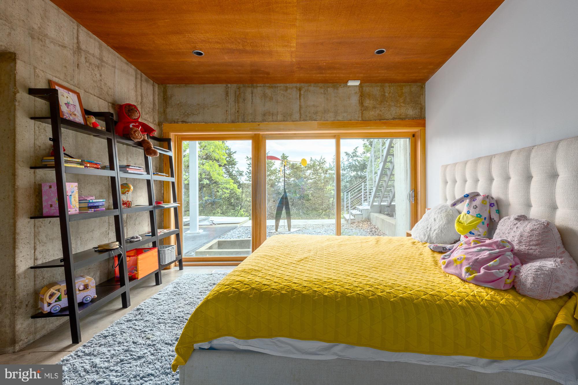 CREST RIVER FARMS - Residential