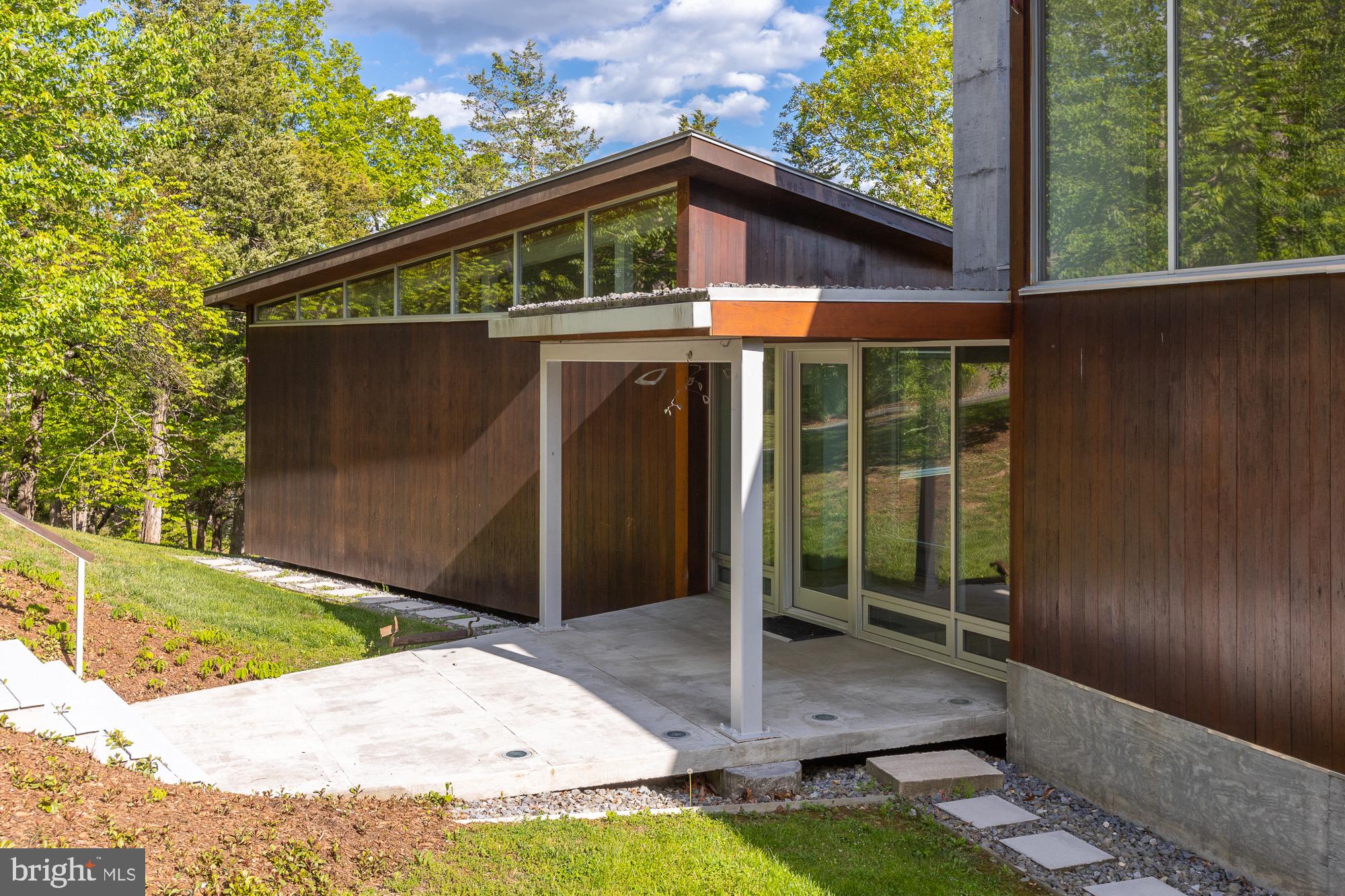 CREST RIVER FARMS - Residential