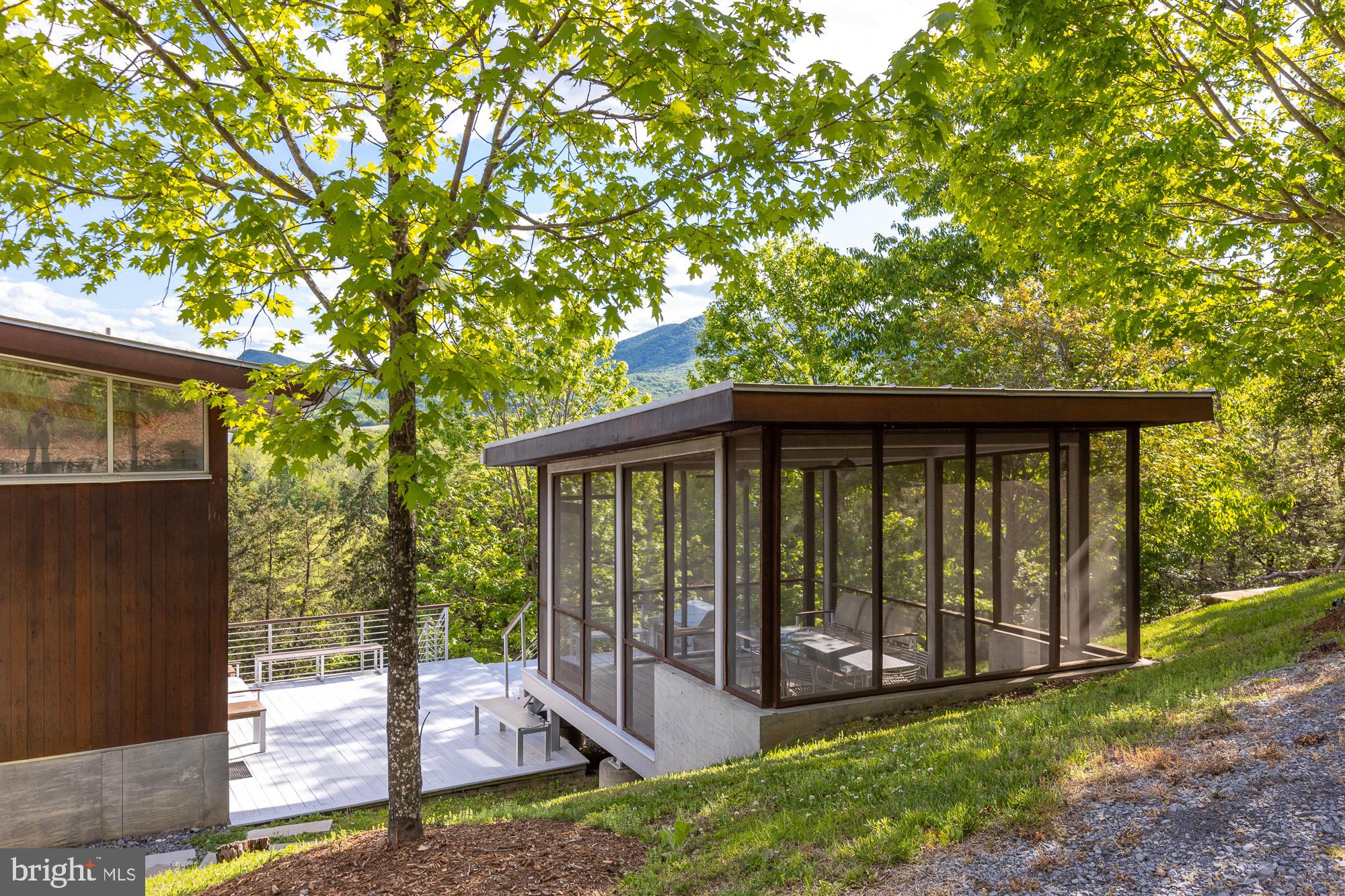 CREST RIVER FARMS - Residential