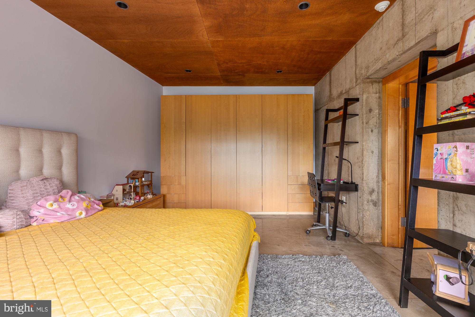 CREST RIVER FARMS - Residential