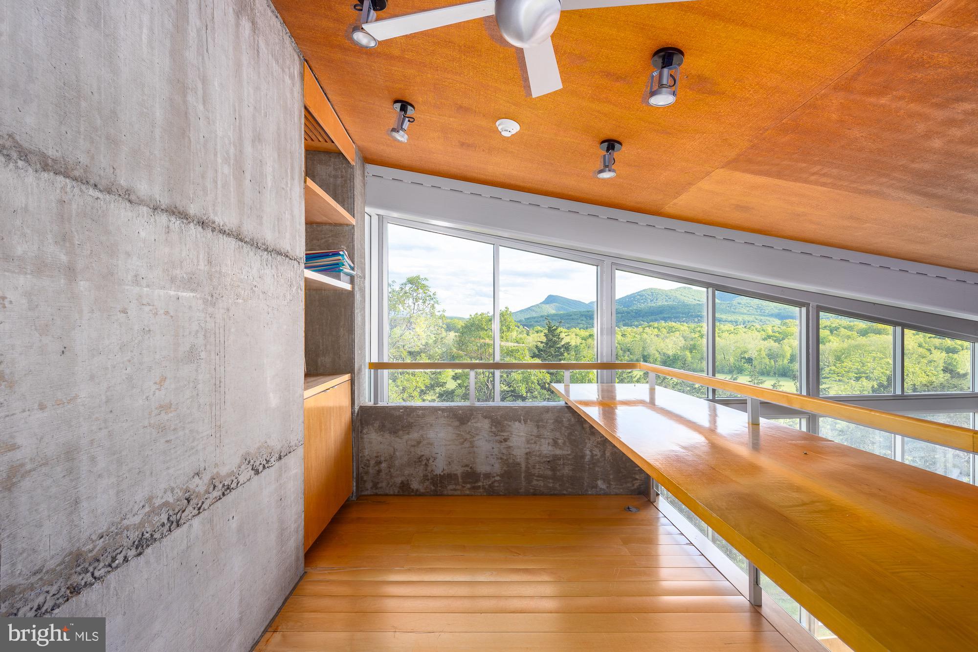 CREST RIVER FARMS - Residential