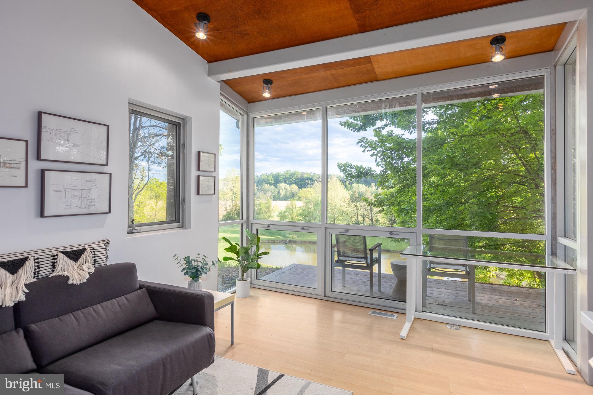 CREST RIVER FARMS - Residential