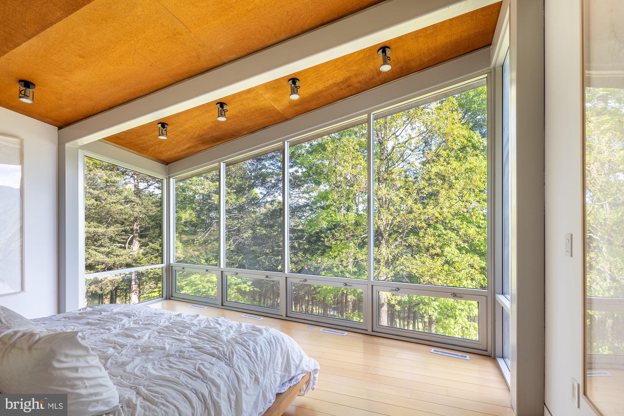 CREST RIVER FARMS - Residential